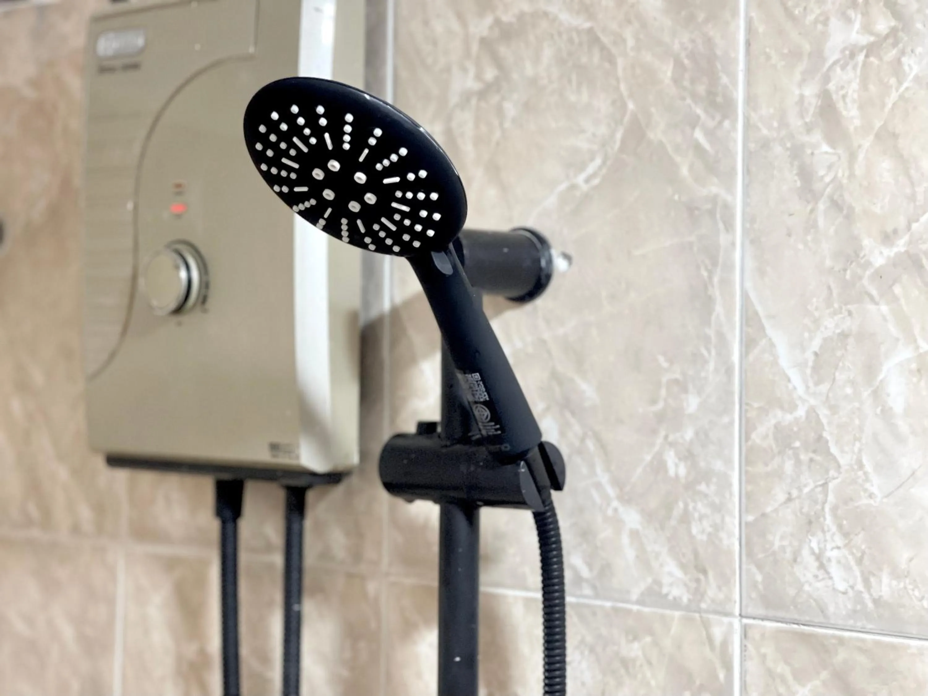 Sky hotel - Rooms & Free laundry - 50m to Royal Palace