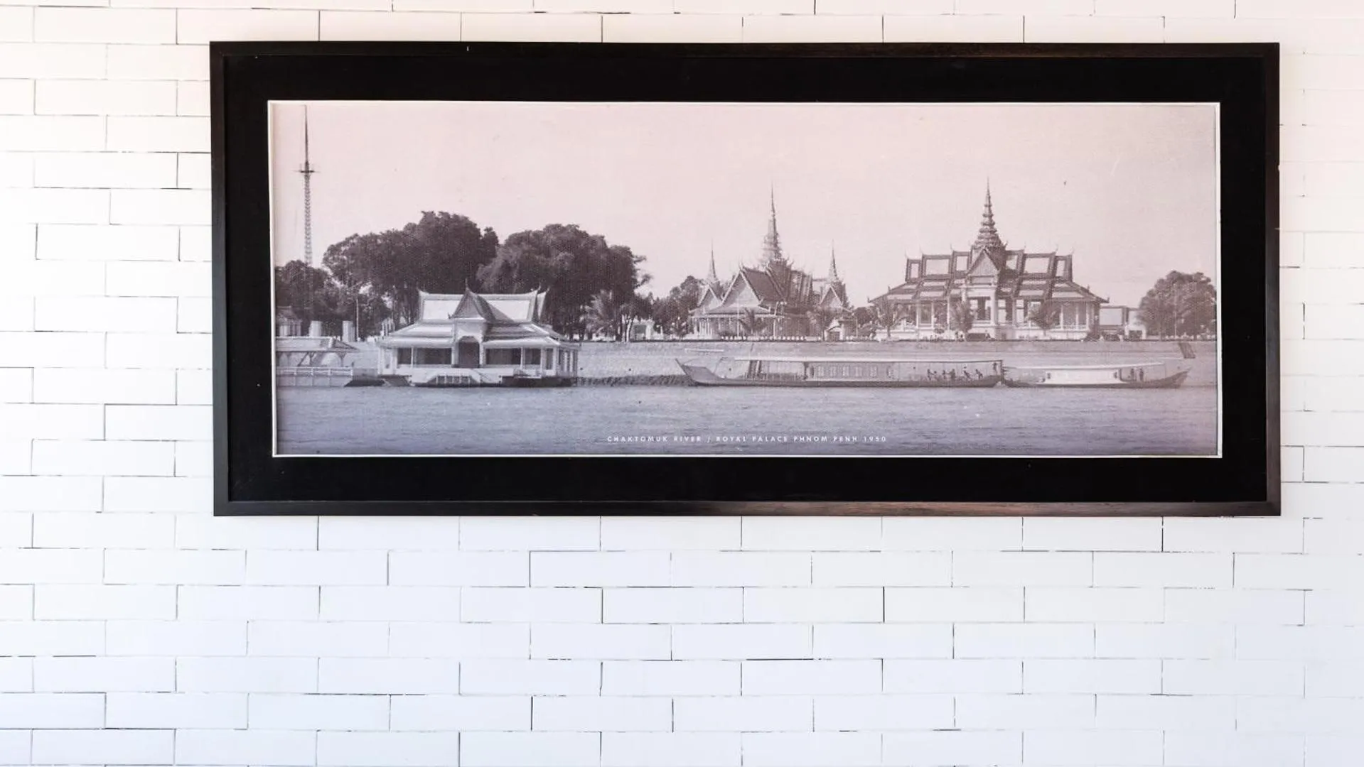 Sky hotel - Rooms & Free laundry - 50m to Royal Palace