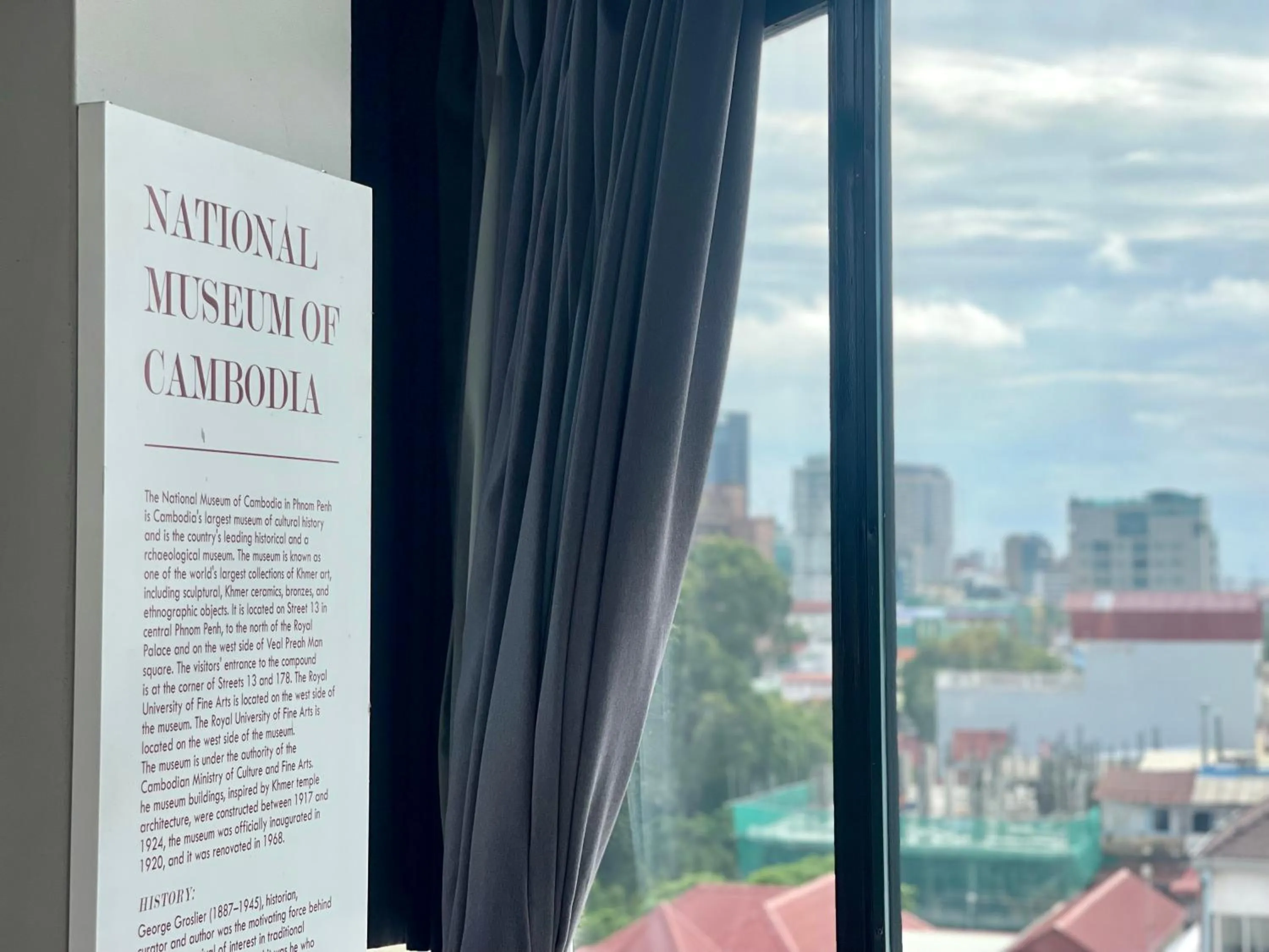 Sky hotel - Rooms & Free laundry - 50m to Royal Palace