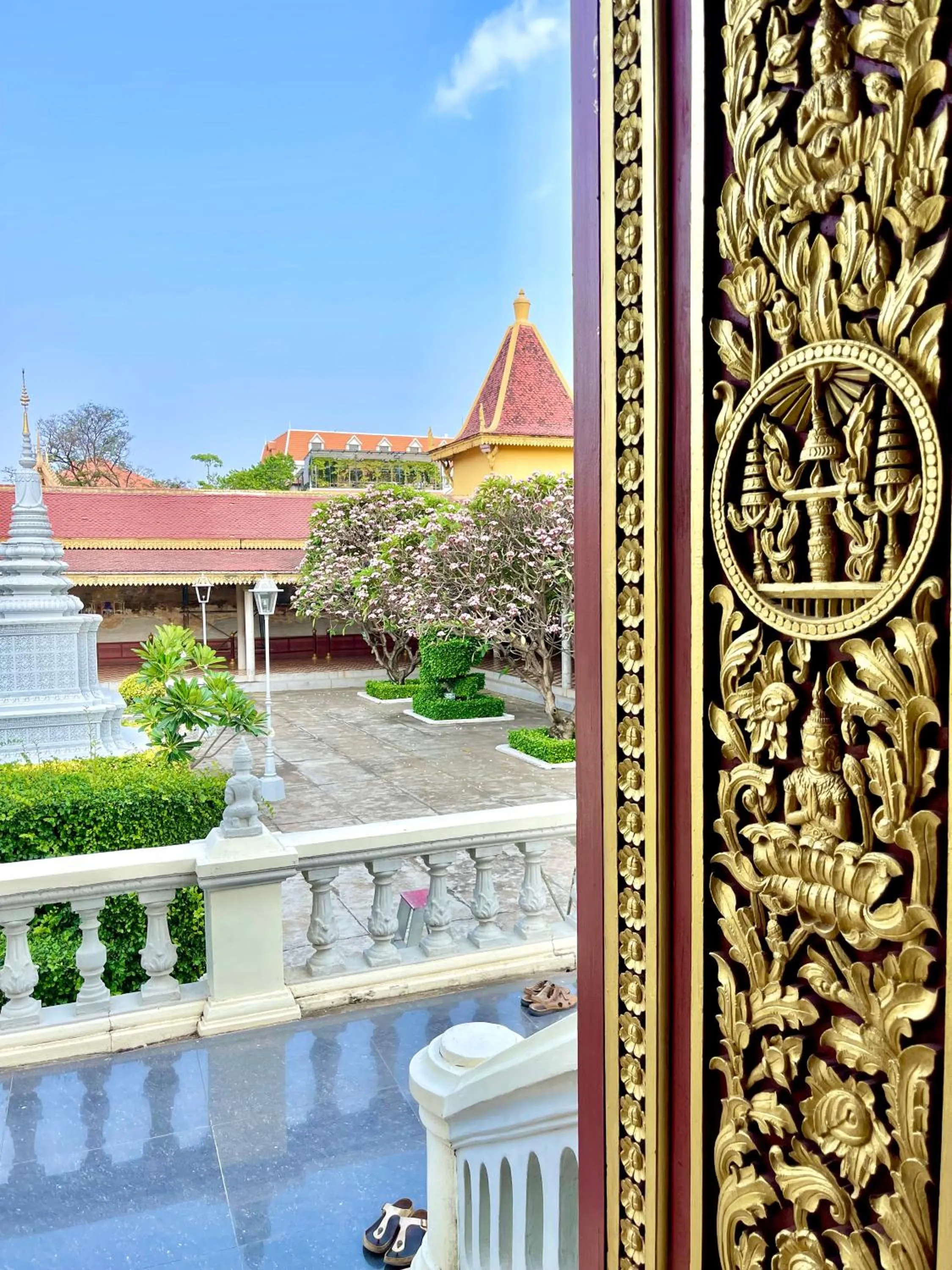 Sky hotel - Rooms & Free laundry - 50m to Royal Palace