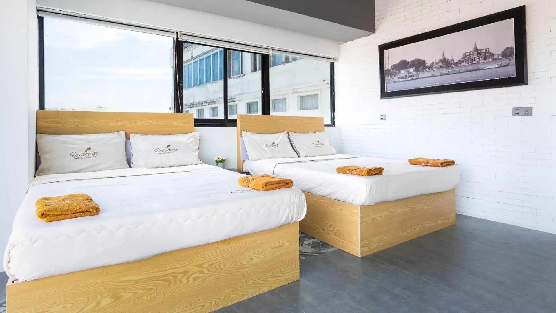 Deluxe Family Room in Sky hotel - Rooms & Free laundry - 50m to Royal Palace Deluxe Family Room in Sky hotel - Rooms & Free laundry - 50m to Royal Palace