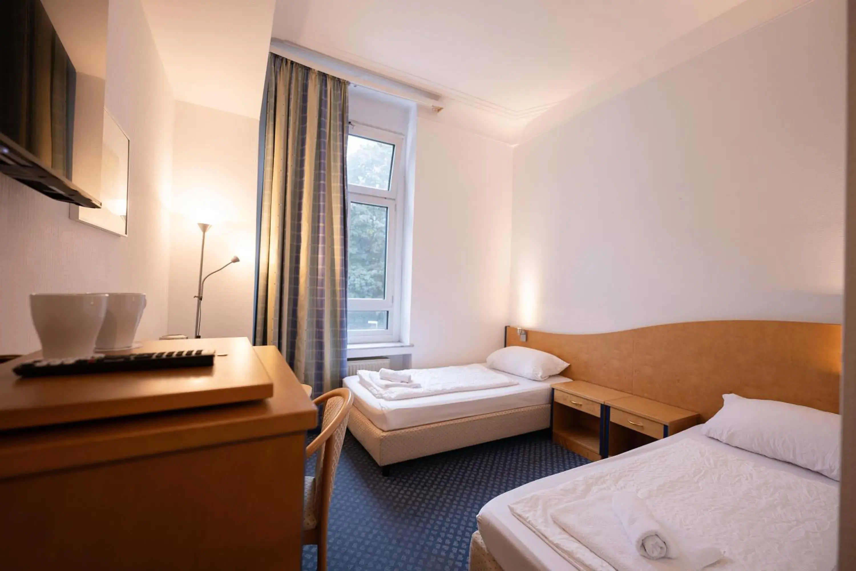 Twin Room in Hotel VIKTORIA Düsseldorf-Neuss - Self Check-In Twin Room in Hotel VIKTORIA Düsseldorf-Neuss - Self Check-In