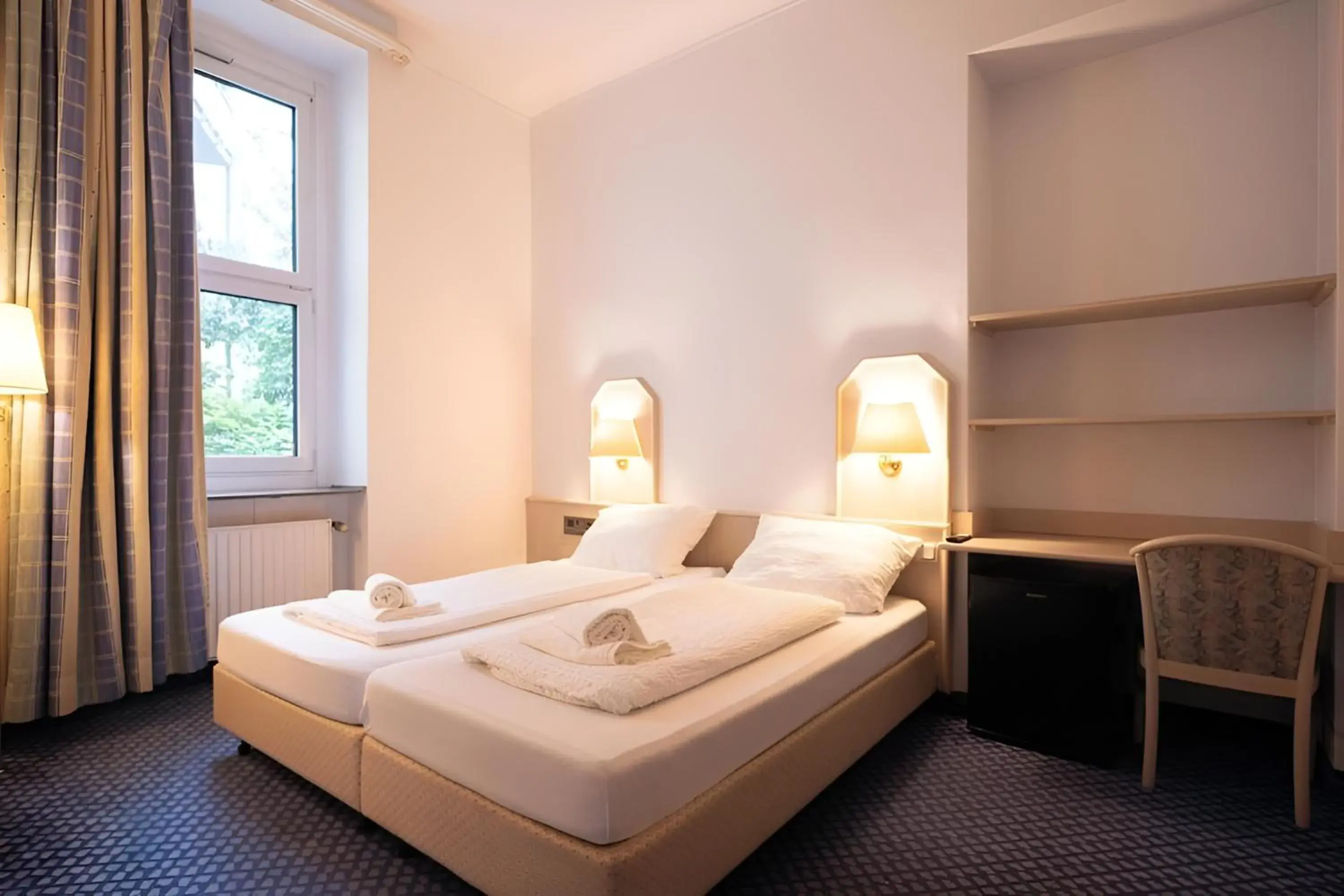 Double Room in Hotel VIKTORIA Düsseldorf-Neuss - Self Check-In Double Room in Hotel VIKTORIA Düsseldorf-Neuss - Self Check-In