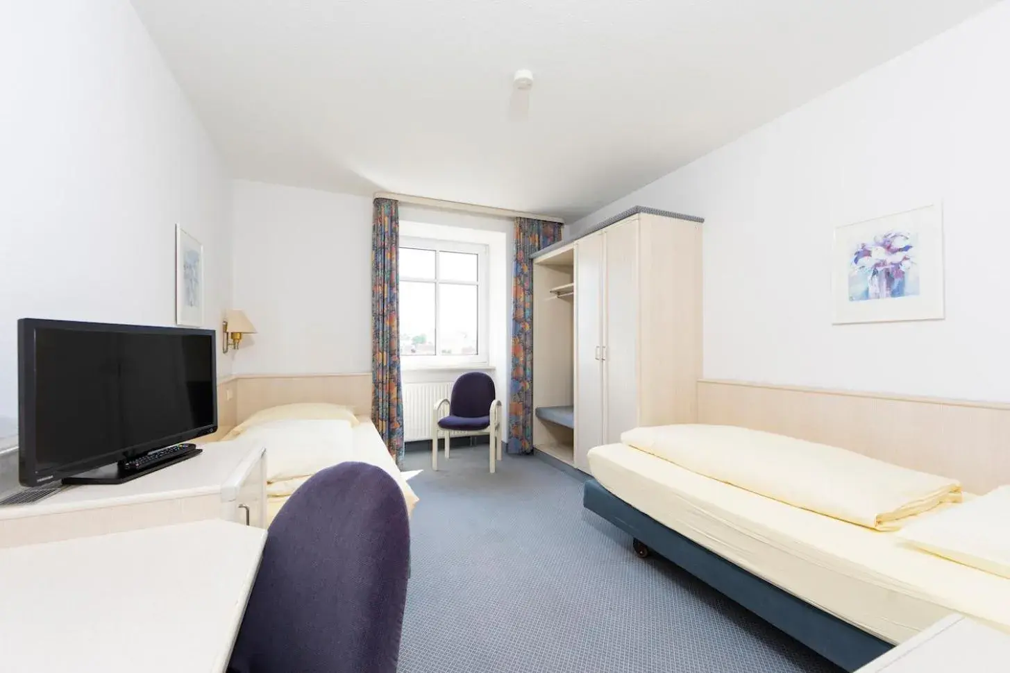 Twin Room with Private Bathroom - single occupancy in Landhotel Reith Fulda - Künzell Twin Room with Private Bathroom - single occupancy in Landhotel Reith Fulda - Künzell