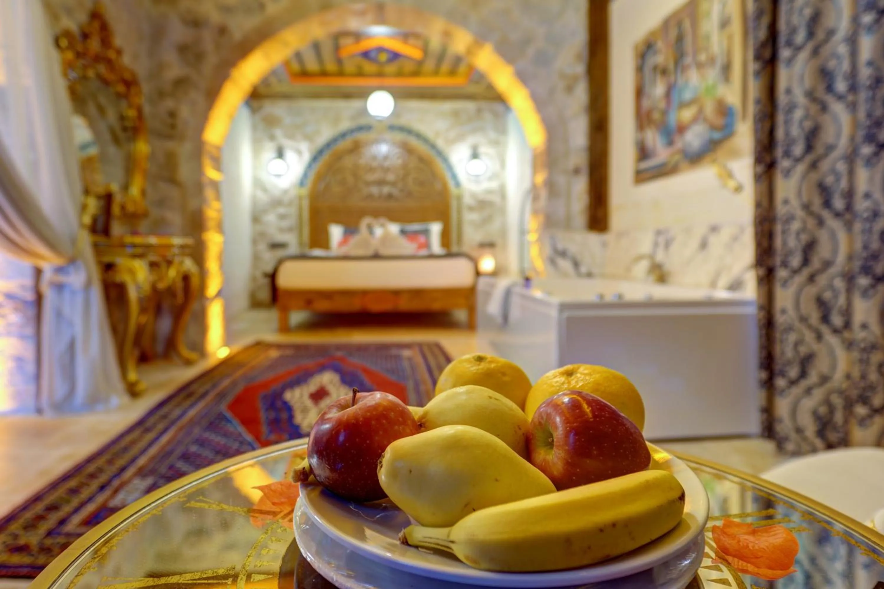 Photo of the whole room, Bed in Kasr-ı Kapadokya Cave Suites