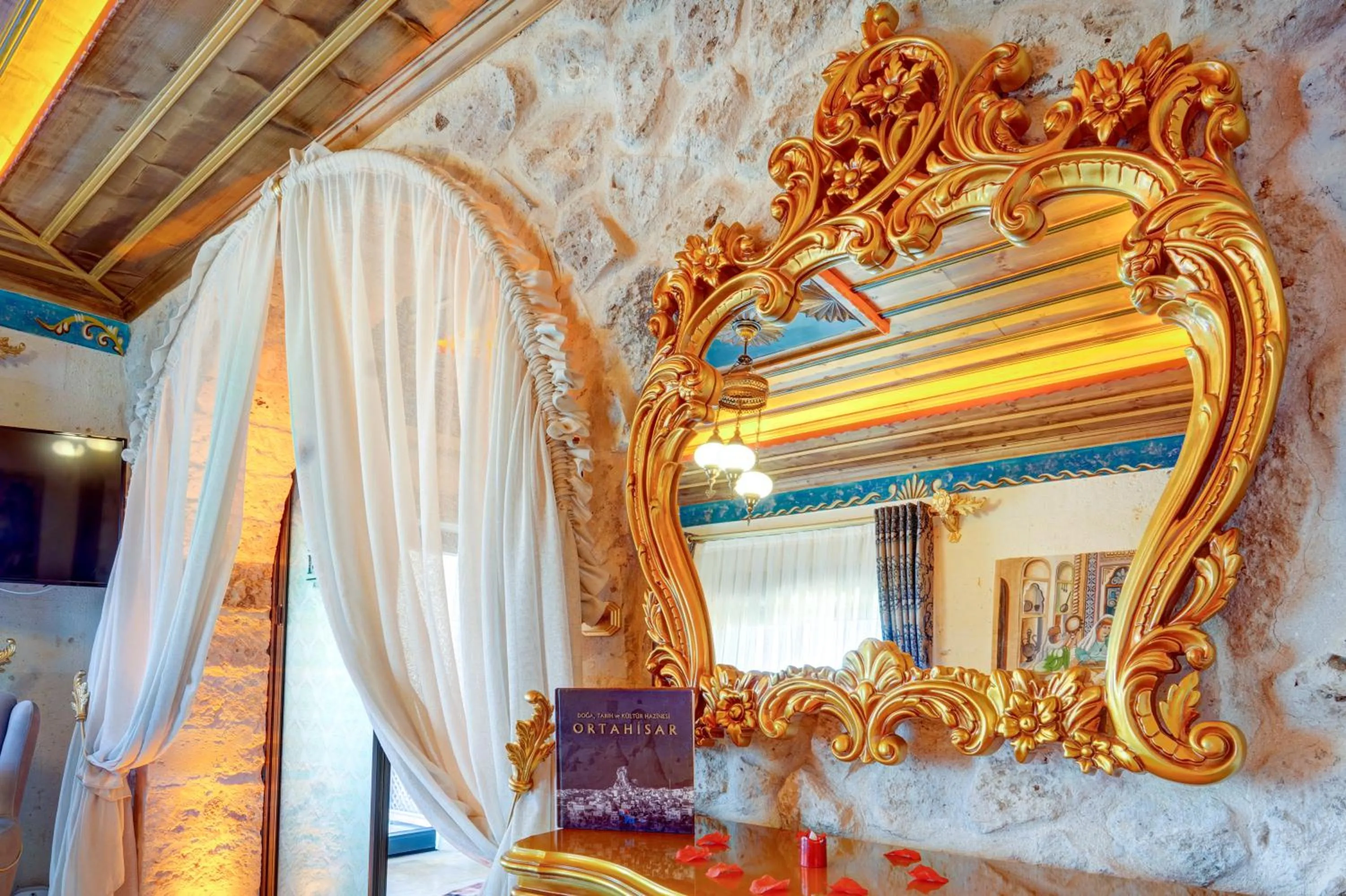 Photo of the whole room in Kasr-ı Kapadokya Cave Suites