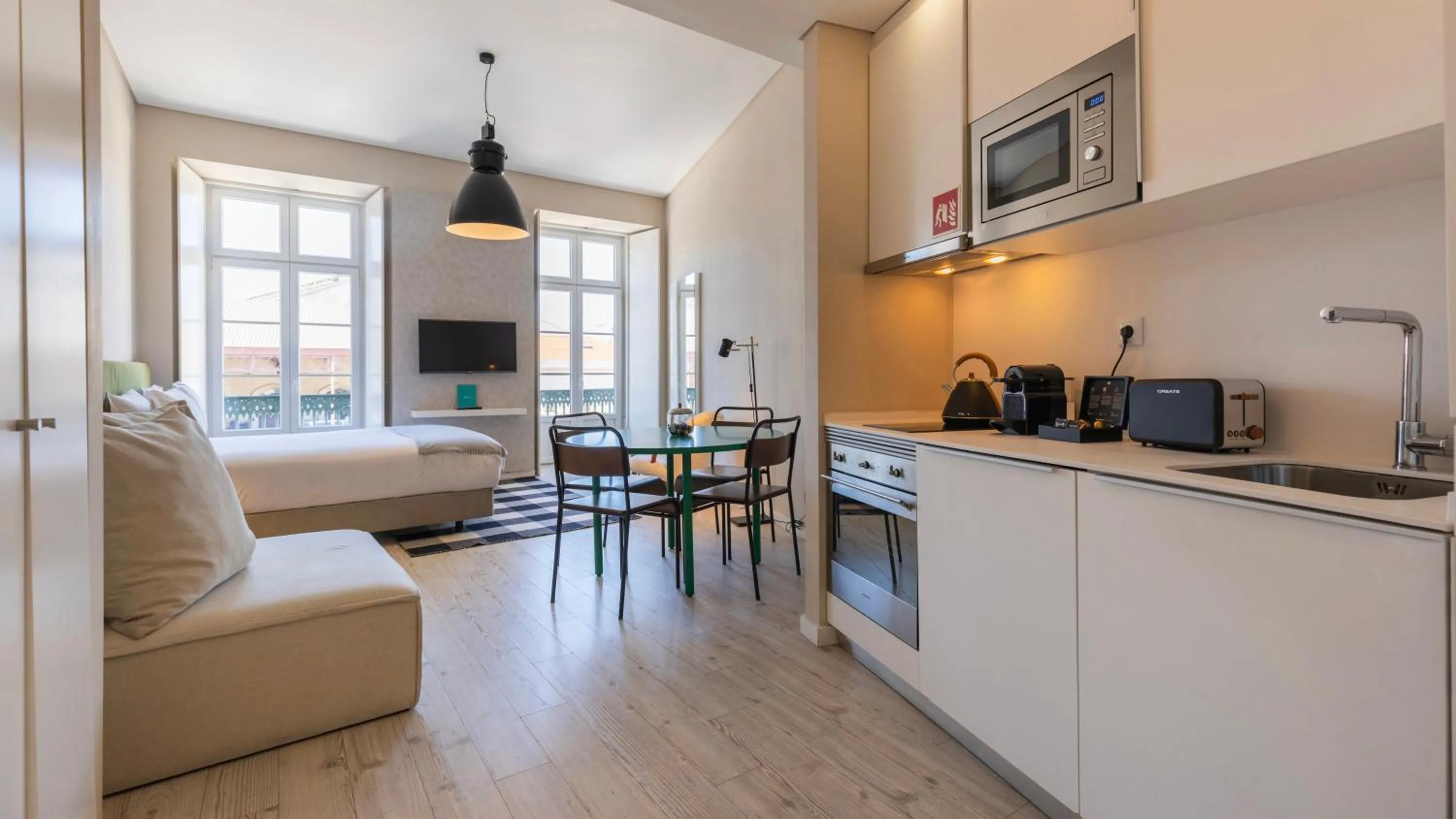 Kitchen or kitchenette in Carmo 43