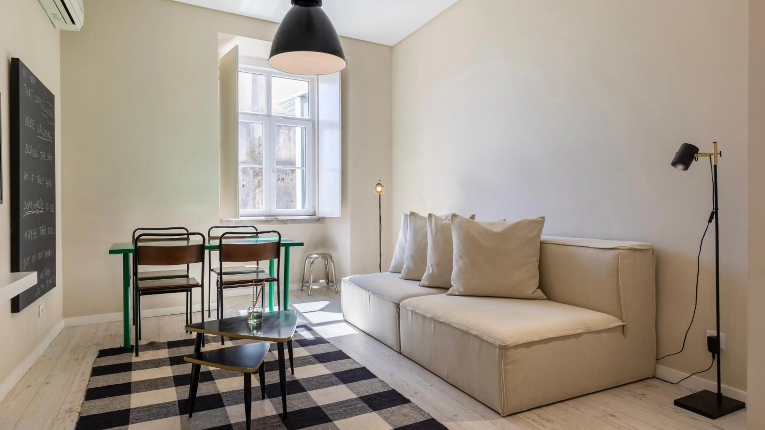 Seating area in Carmo 43