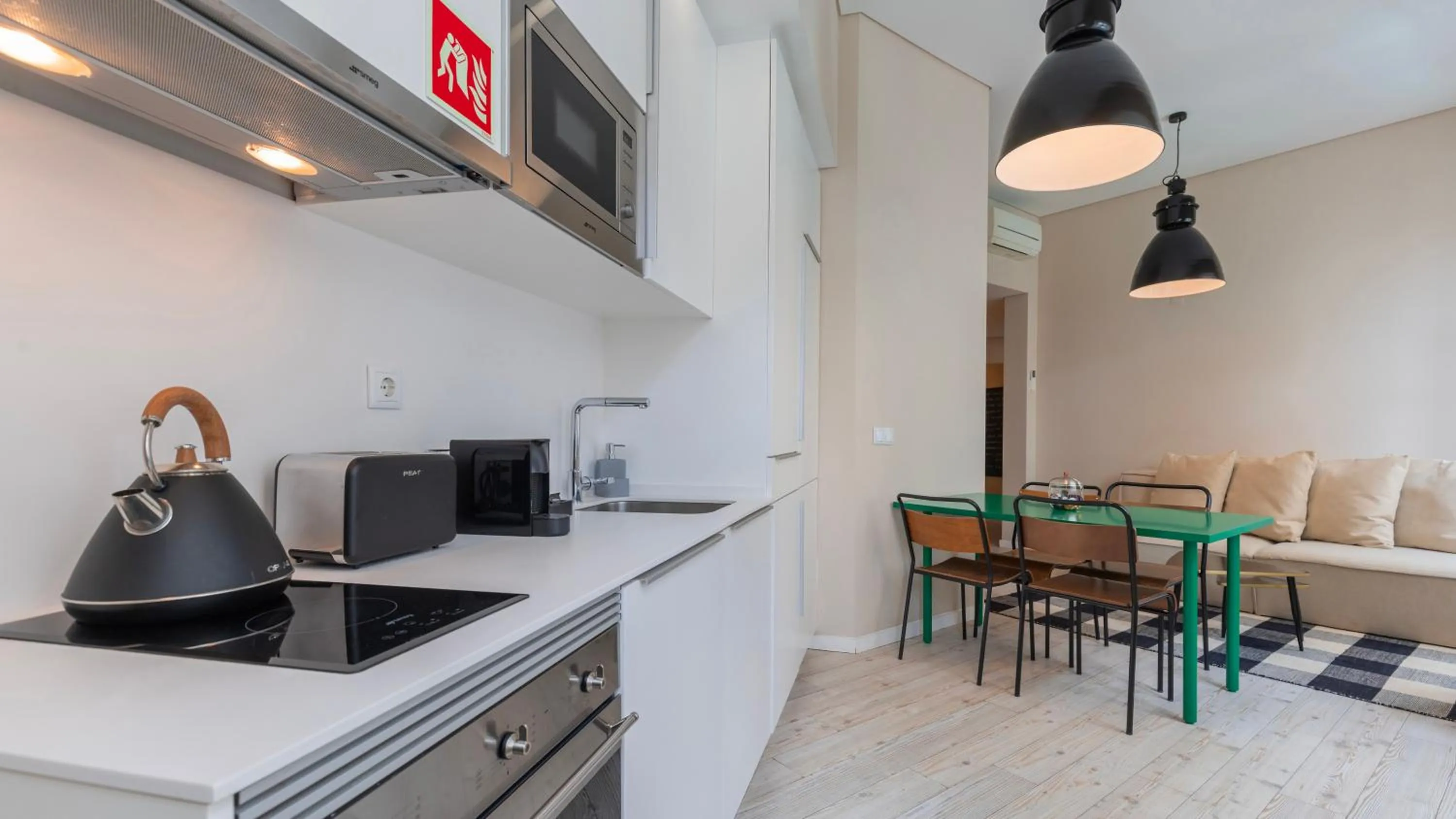 Kitchen or kitchenette in Carmo 43