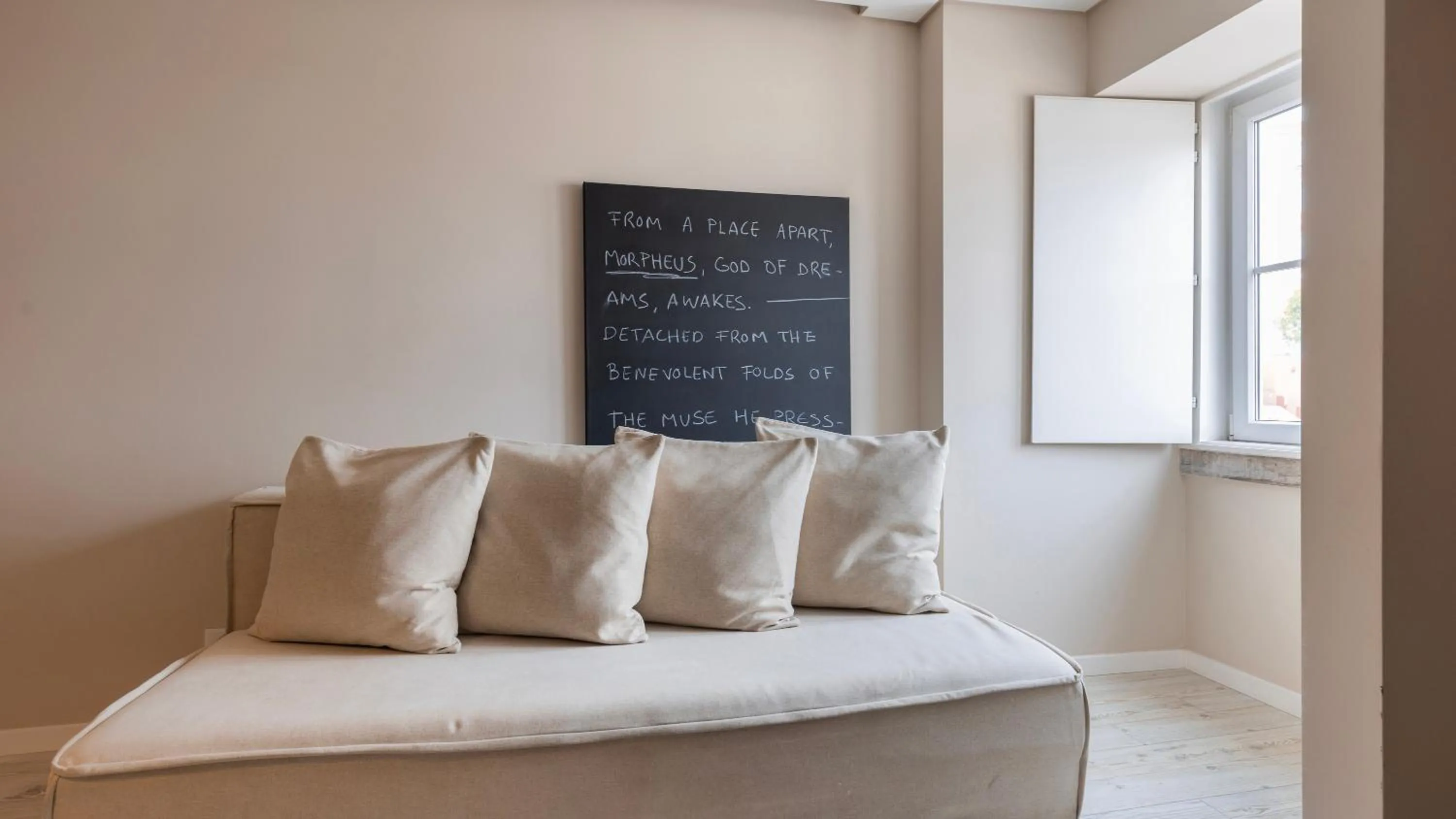 Living room, Bed in Carmo 43