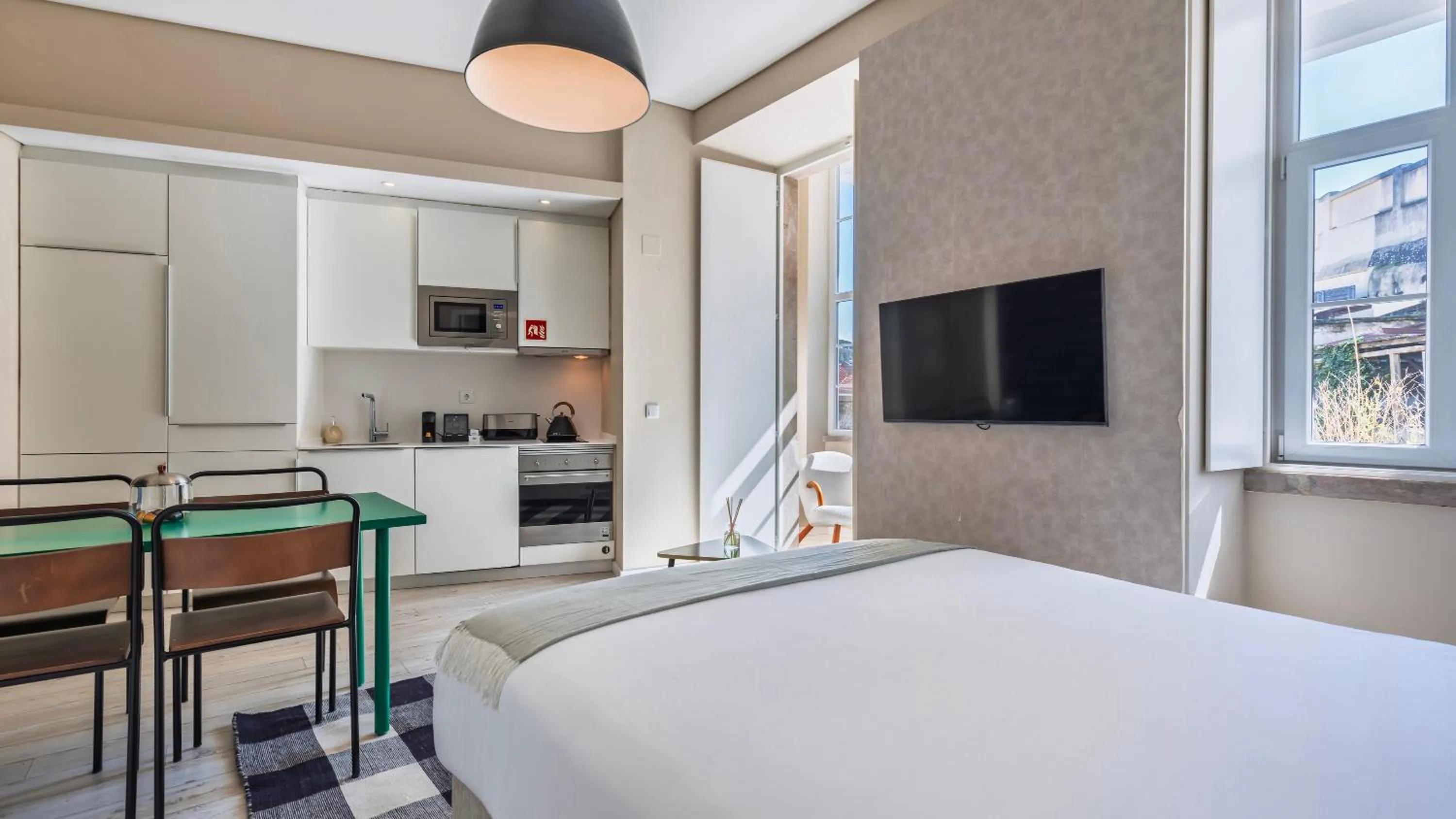 Photo of the whole room, Bed in Carmo 43