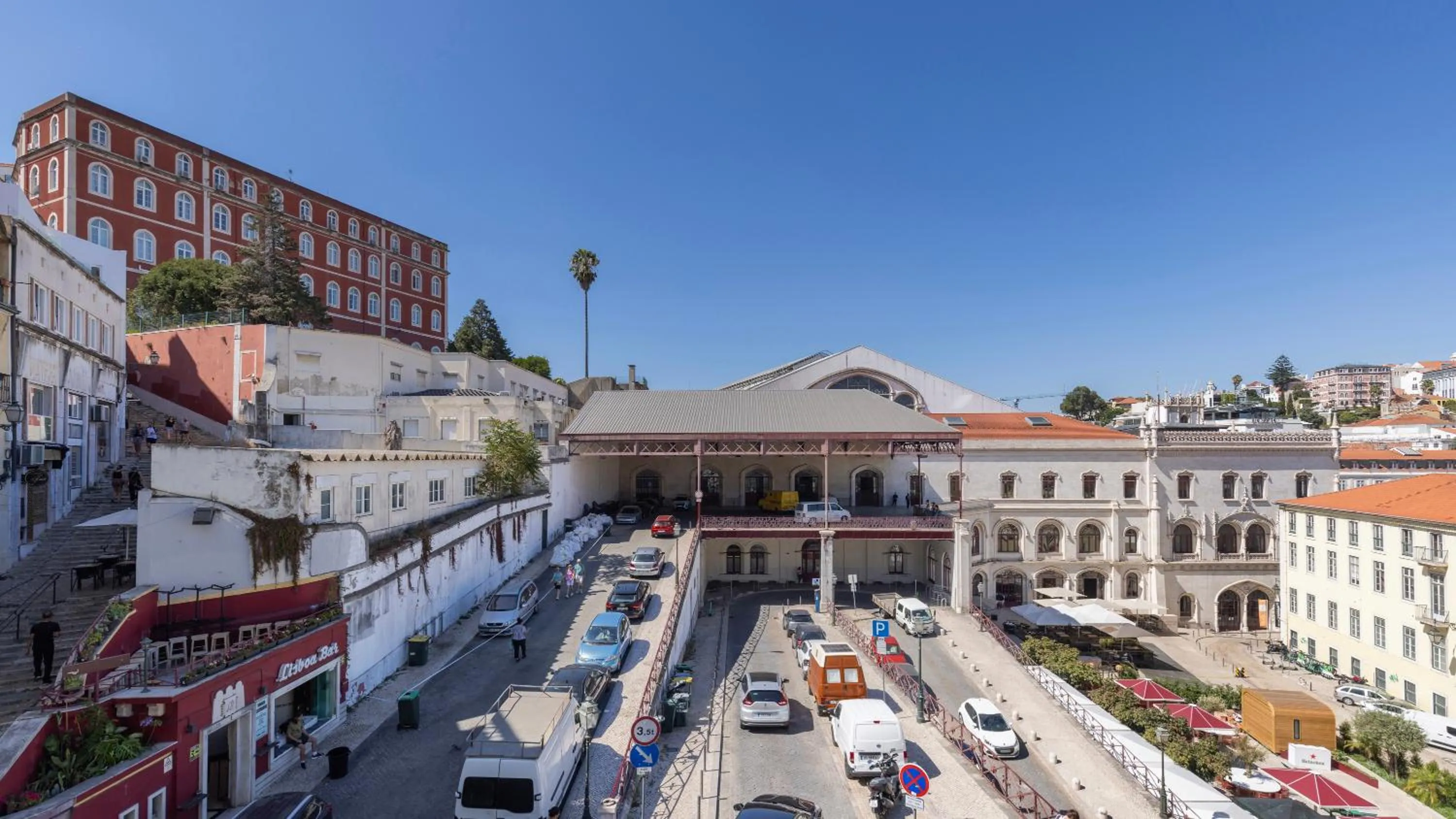 Street view in Carmo 43