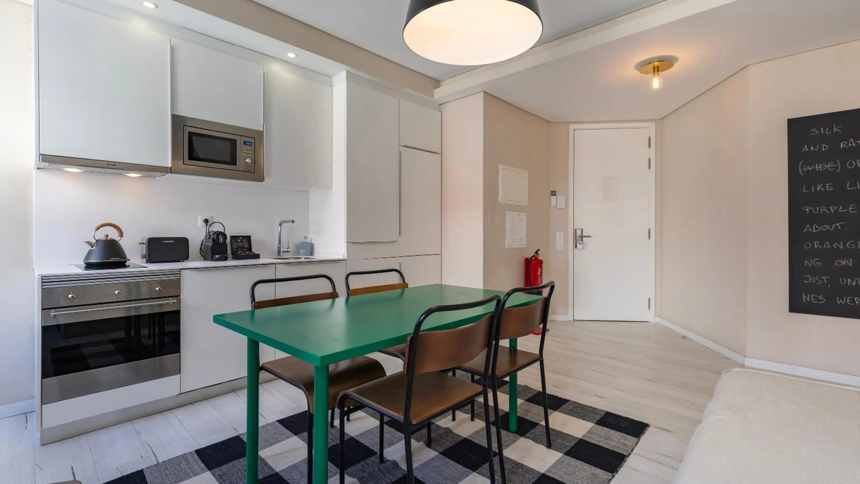 Kitchen or kitchenette in Carmo 43