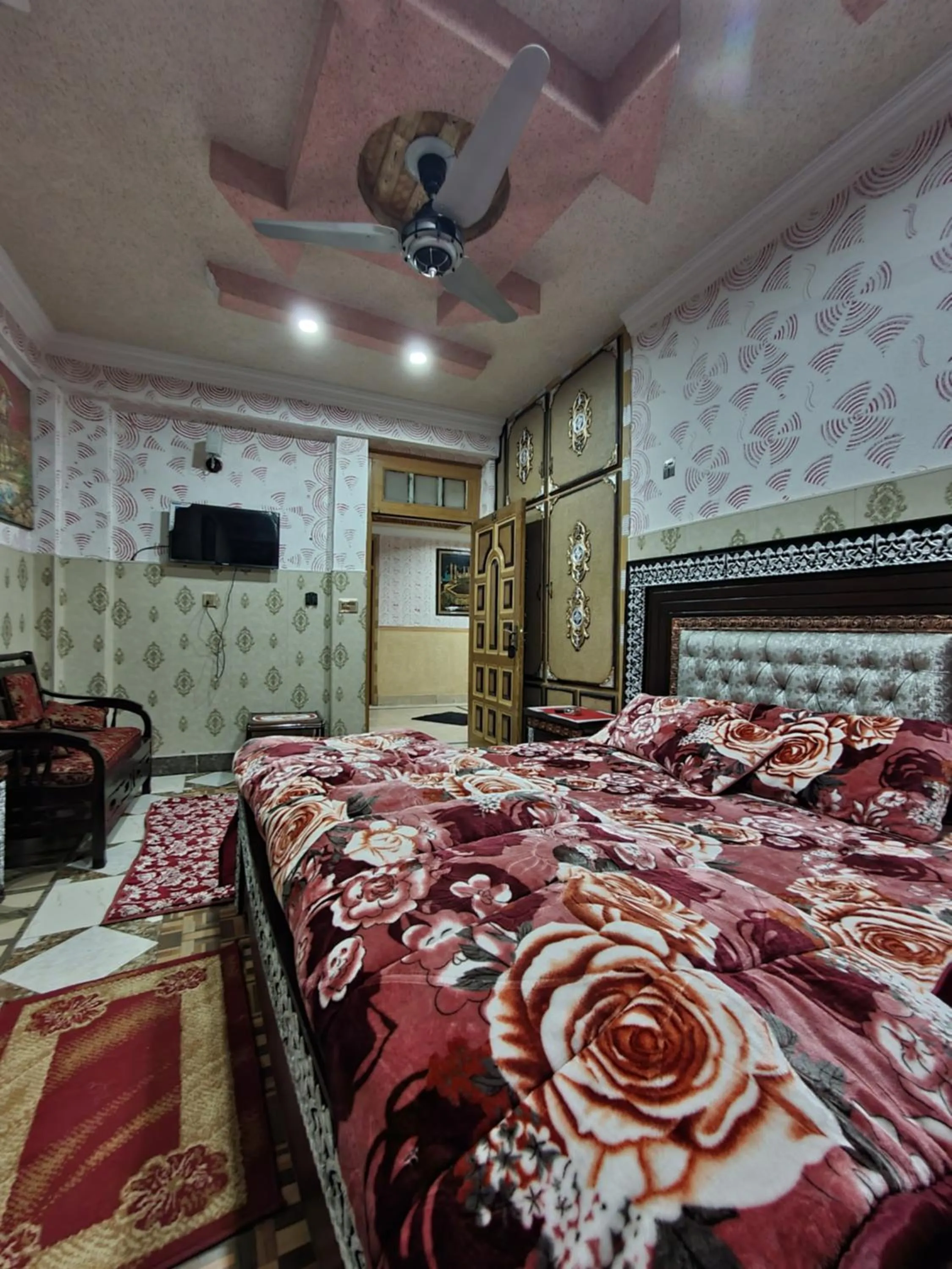 Bed in AK Hotel Abbottabad