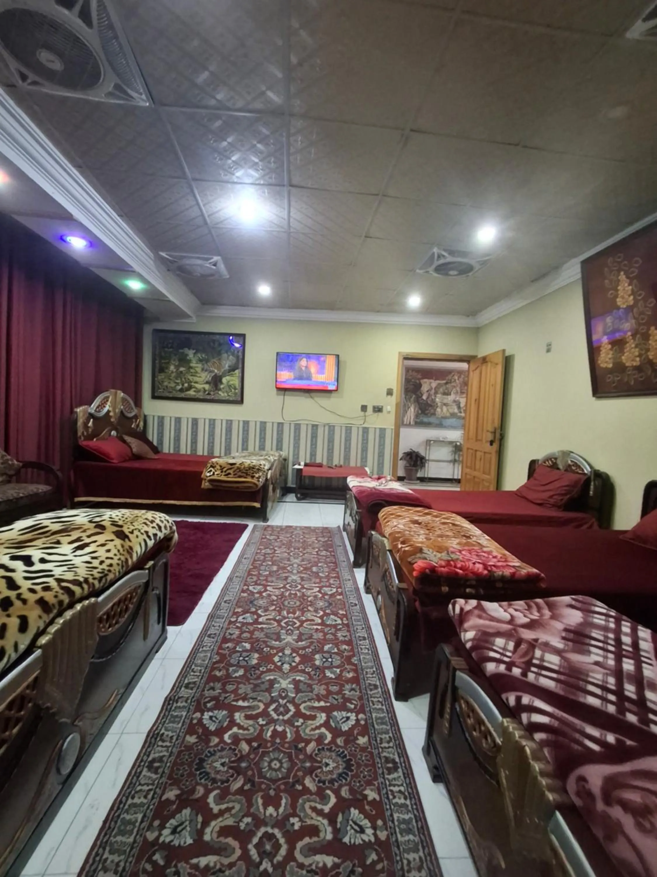 Bed in AK Hotel Abbottabad