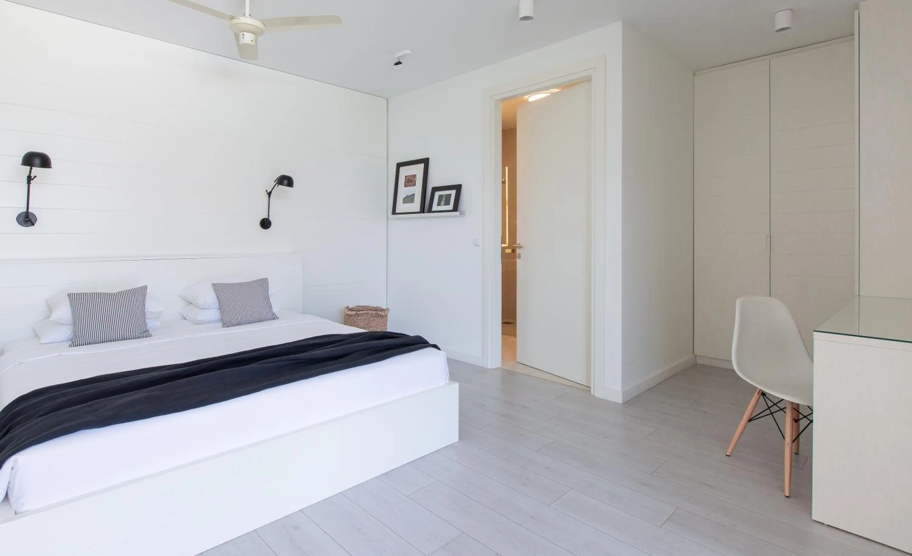 Comfort Double Room with Garden View in Tara's Lodge