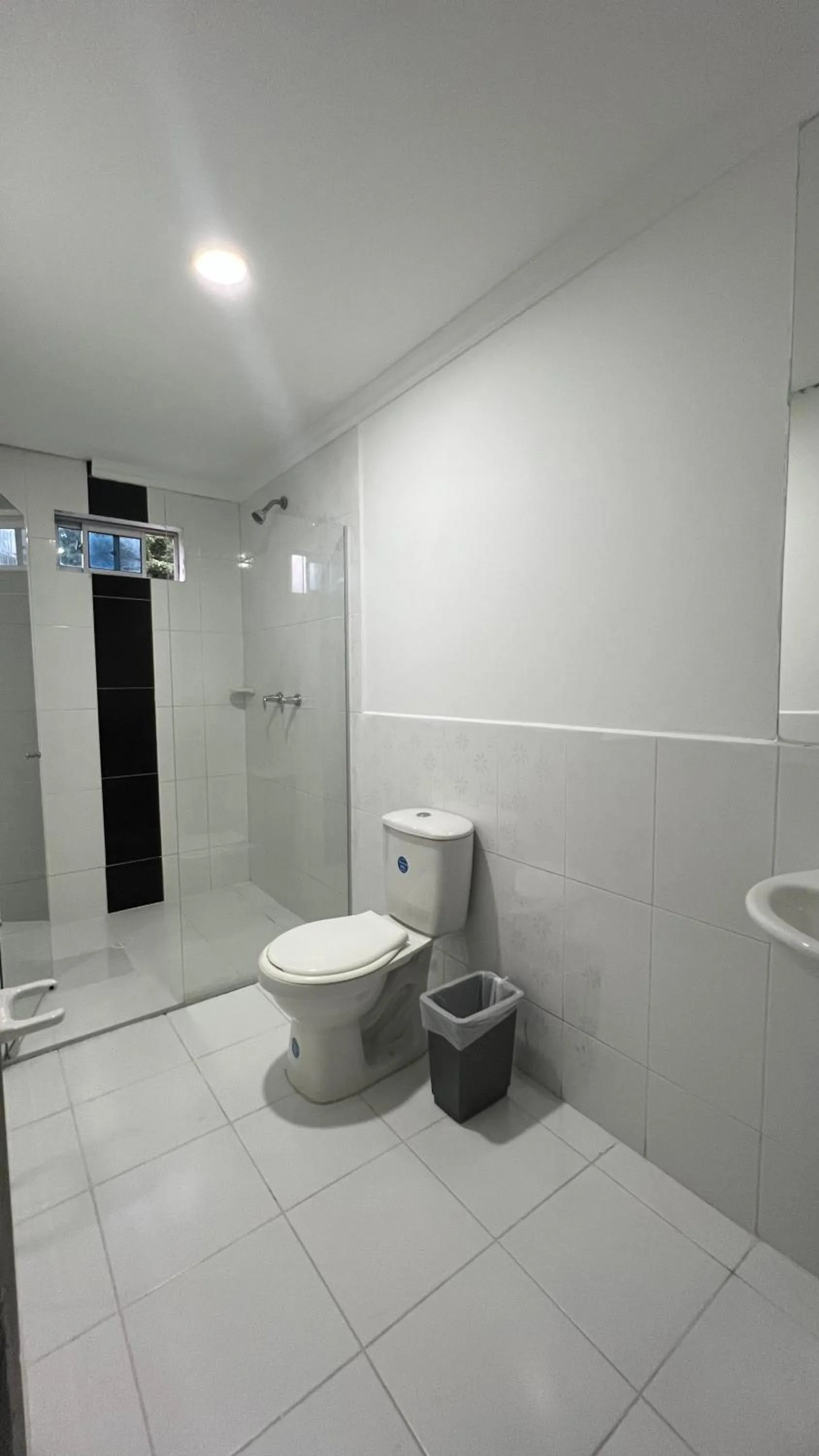 Shower in Hotel Medellín 66