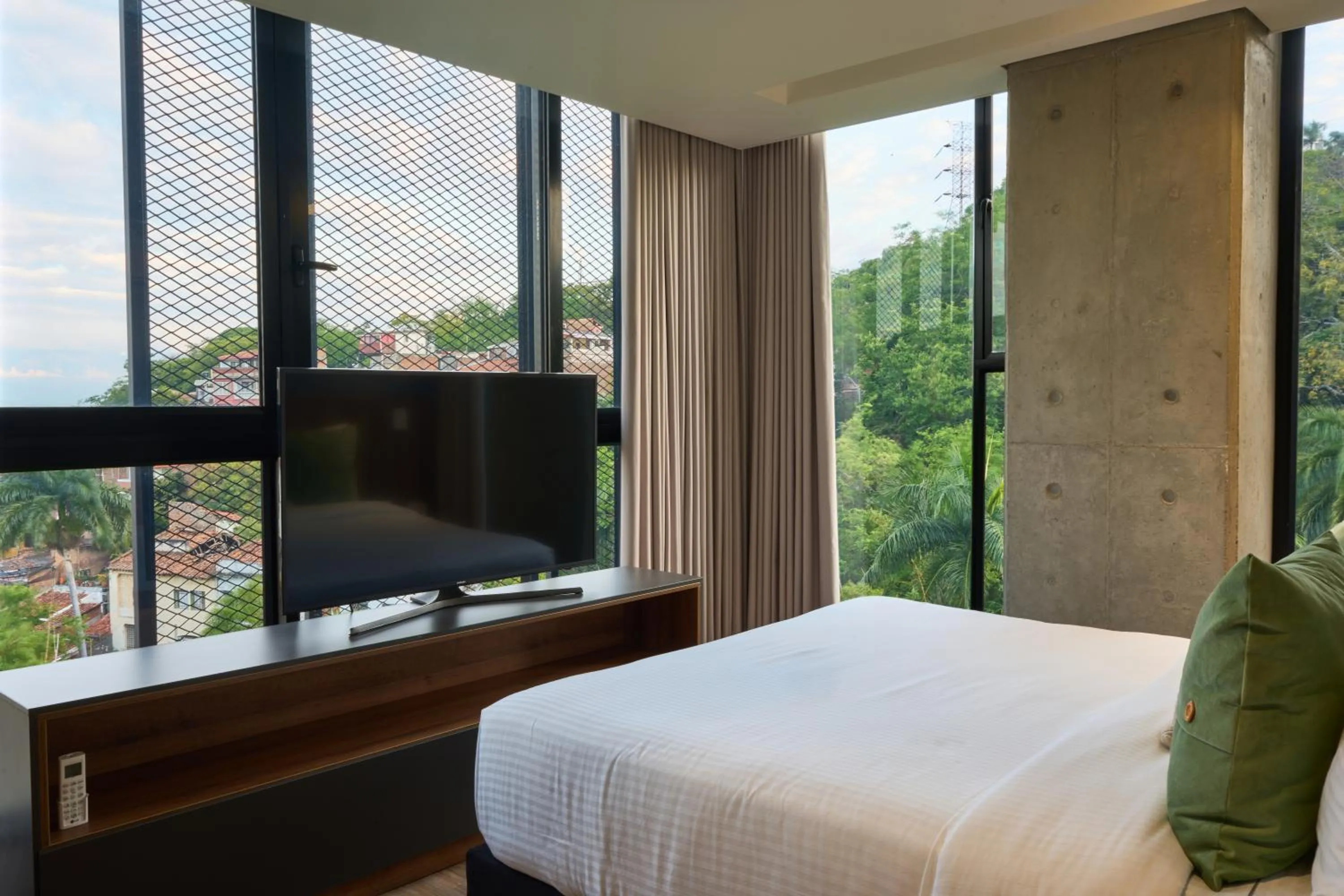 Bed in HYPE STATES Cali