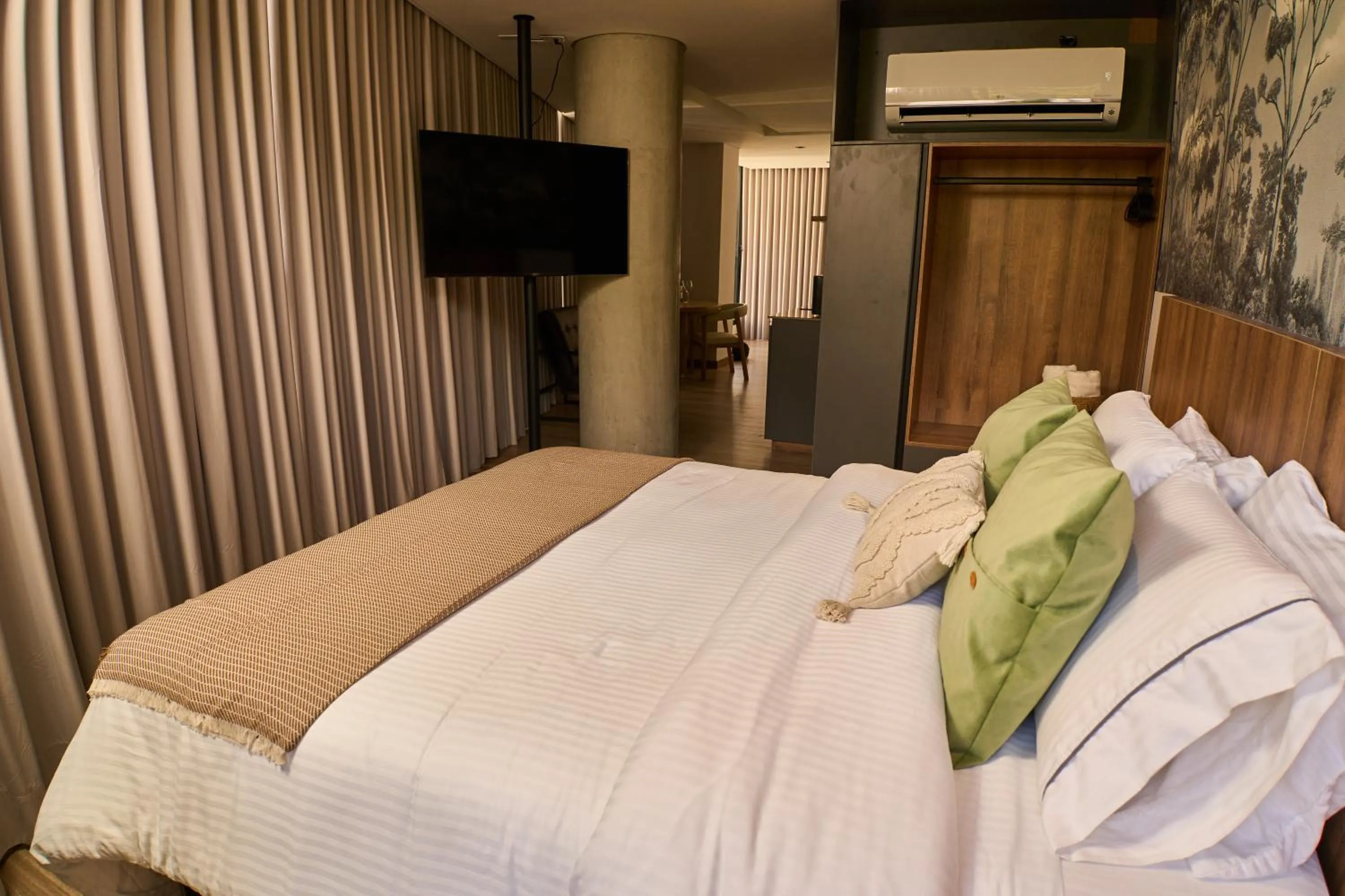 Bed in HYPE STATES Cali