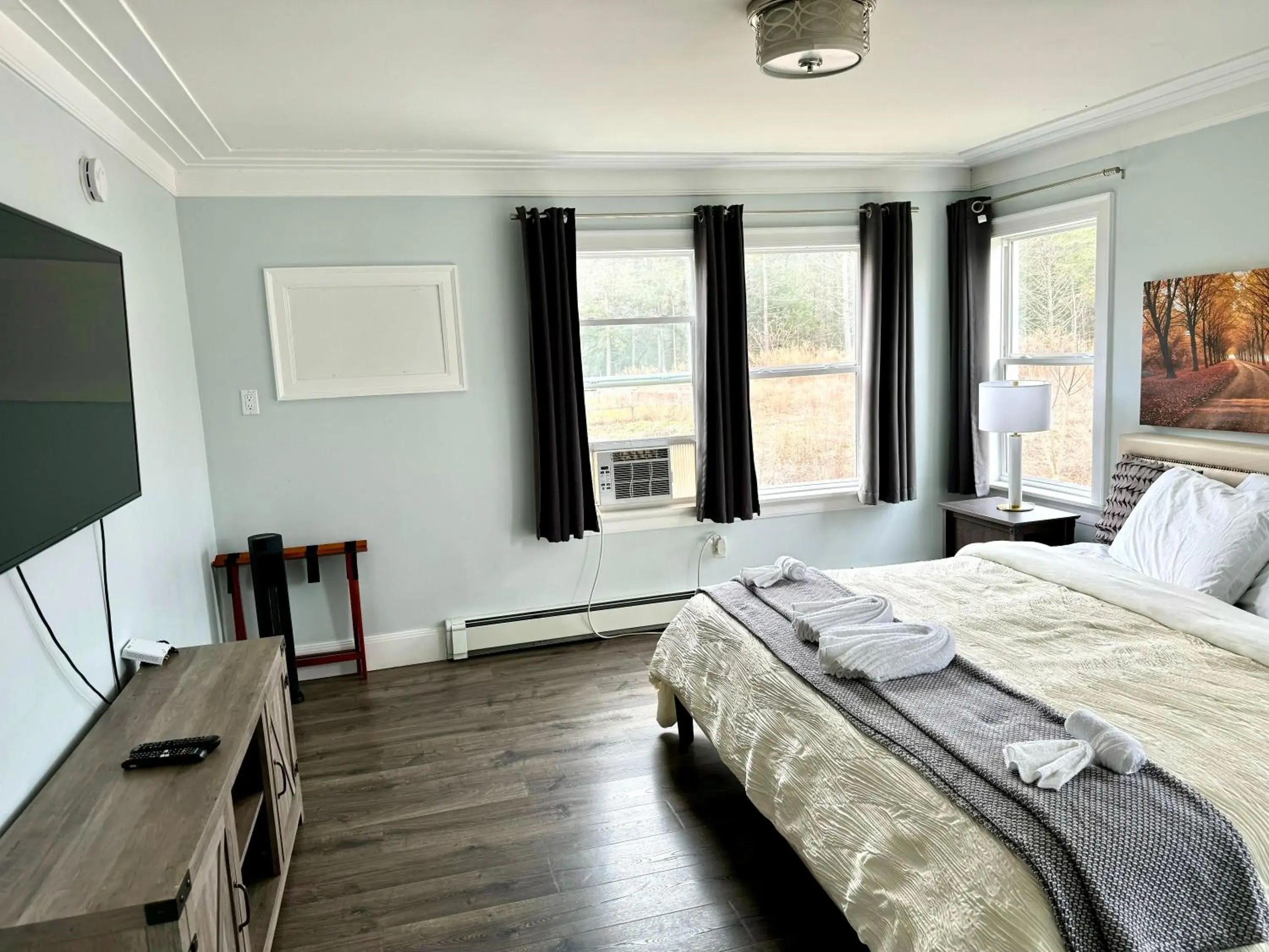 Deluxe King Room in Solano Inn Deluxe King Room in Solano Inn