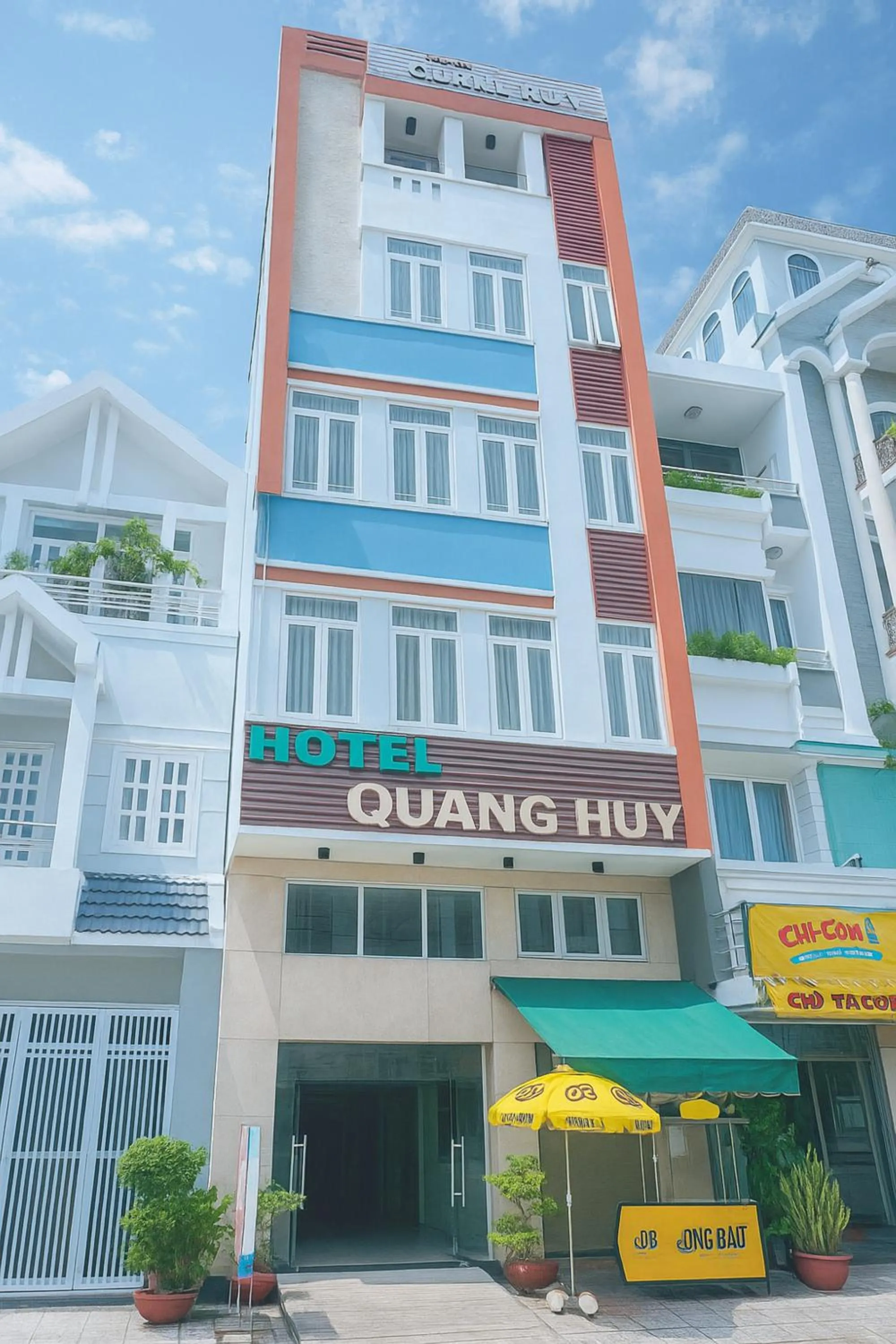 Property building in Quang Huy Hotel