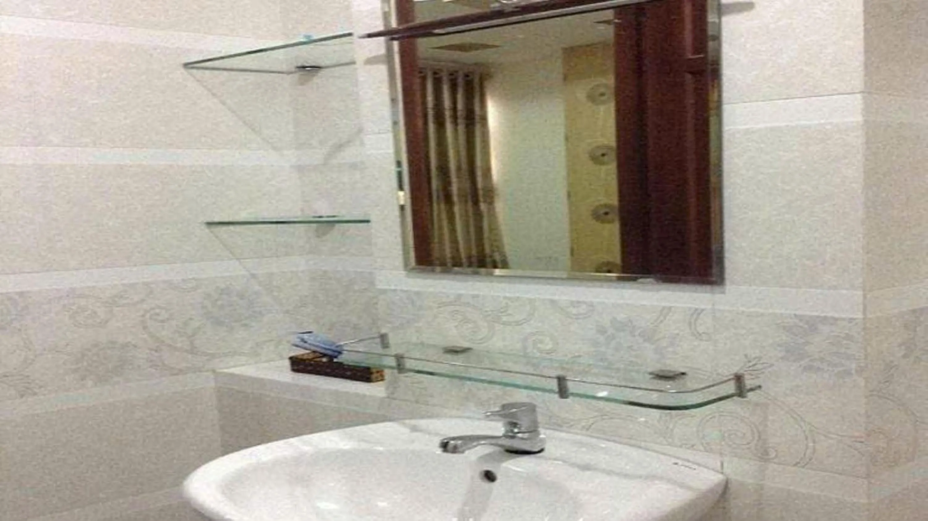Bathroom in Quang Huy Hotel