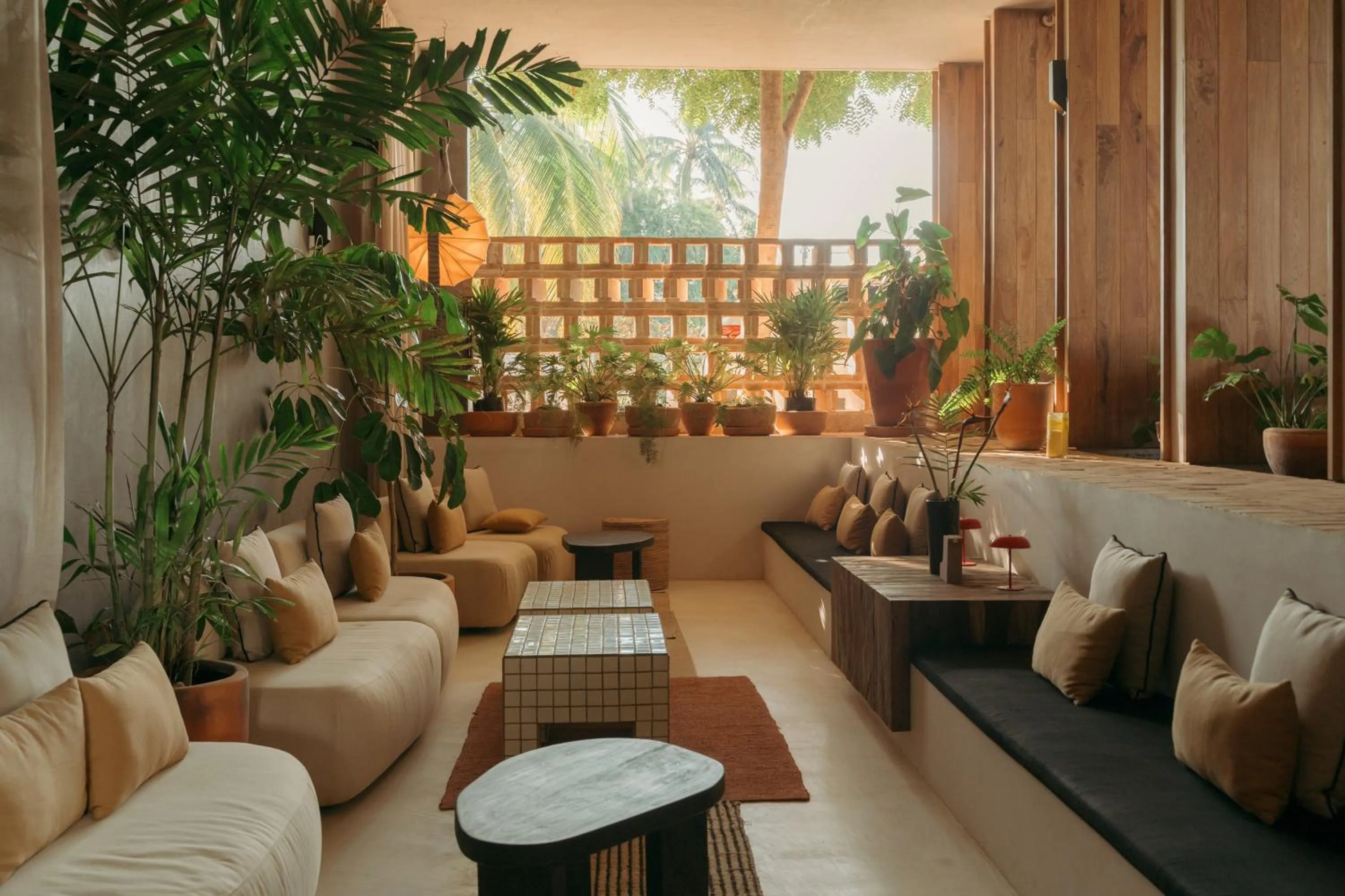 Restaurant/places to eat in Suuel Hotel Adults Only