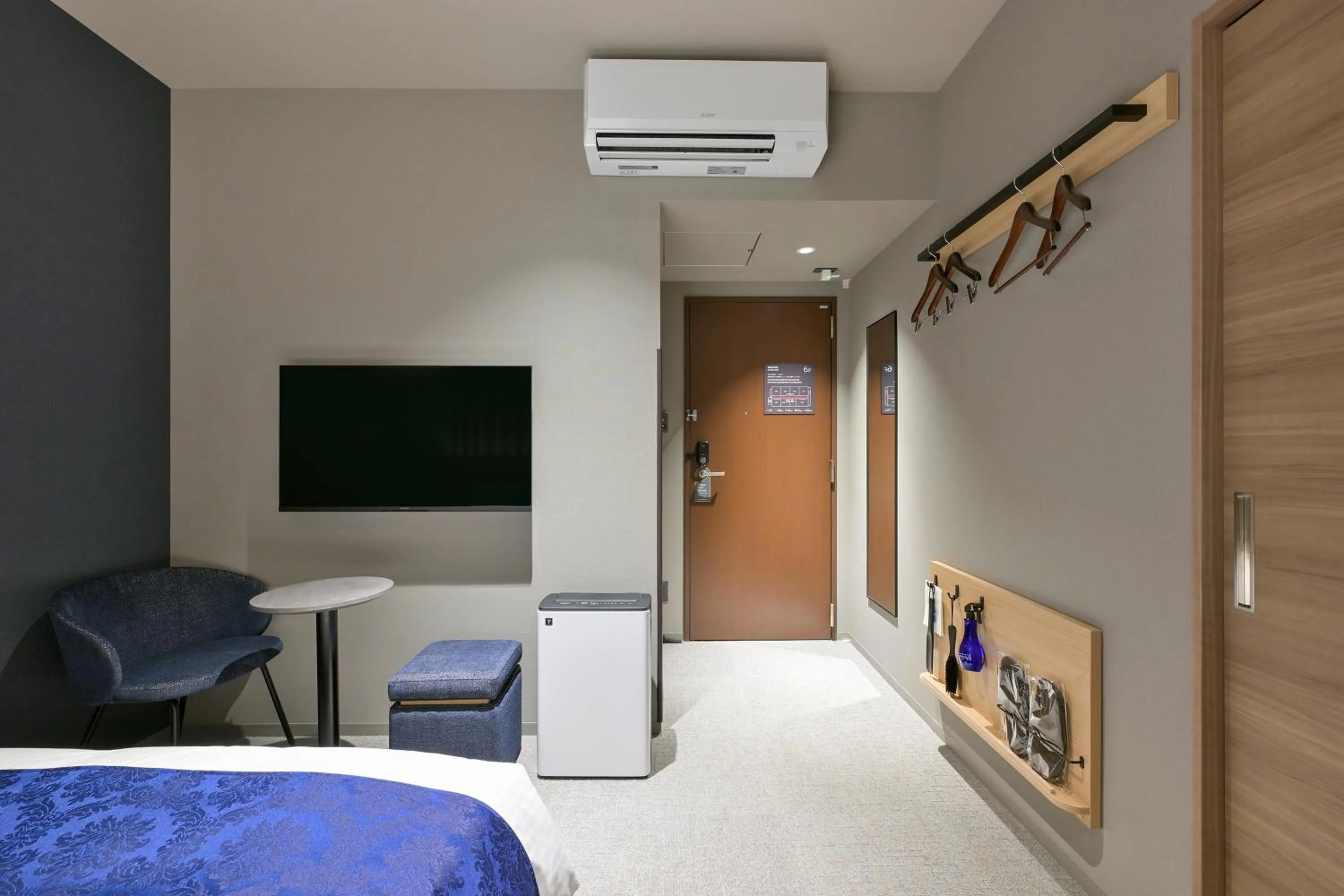 Photo of the whole room, Bed in HOTEL R9 Premium Ichikawaekimae