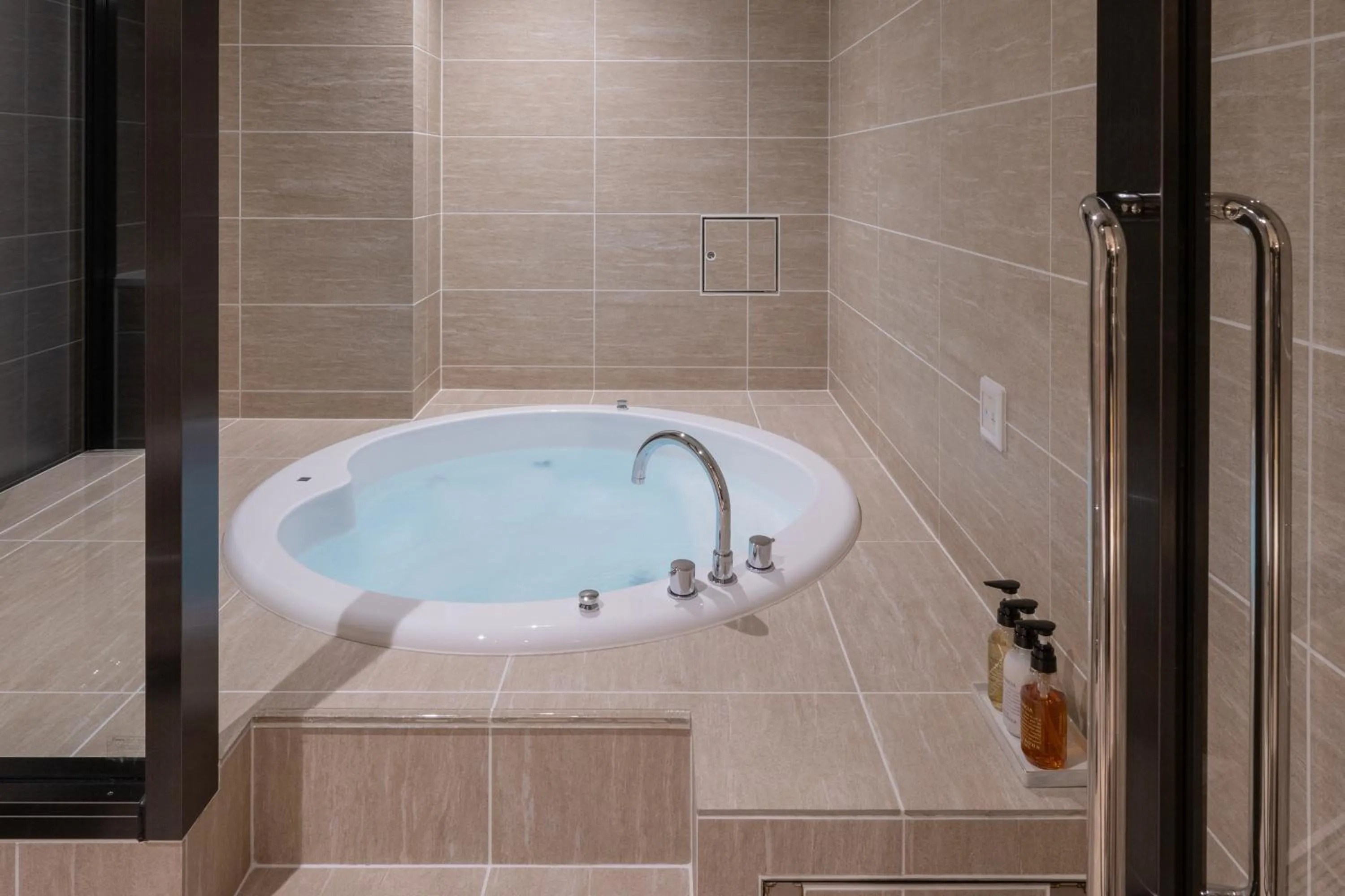 HOTEL R9 Premium Ichikawaekimae