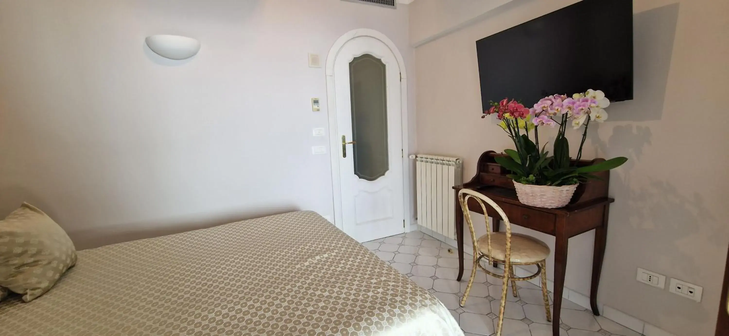 Bed in Albergo La Conca Azzurra Bed in Albergo La Conca Azzurra