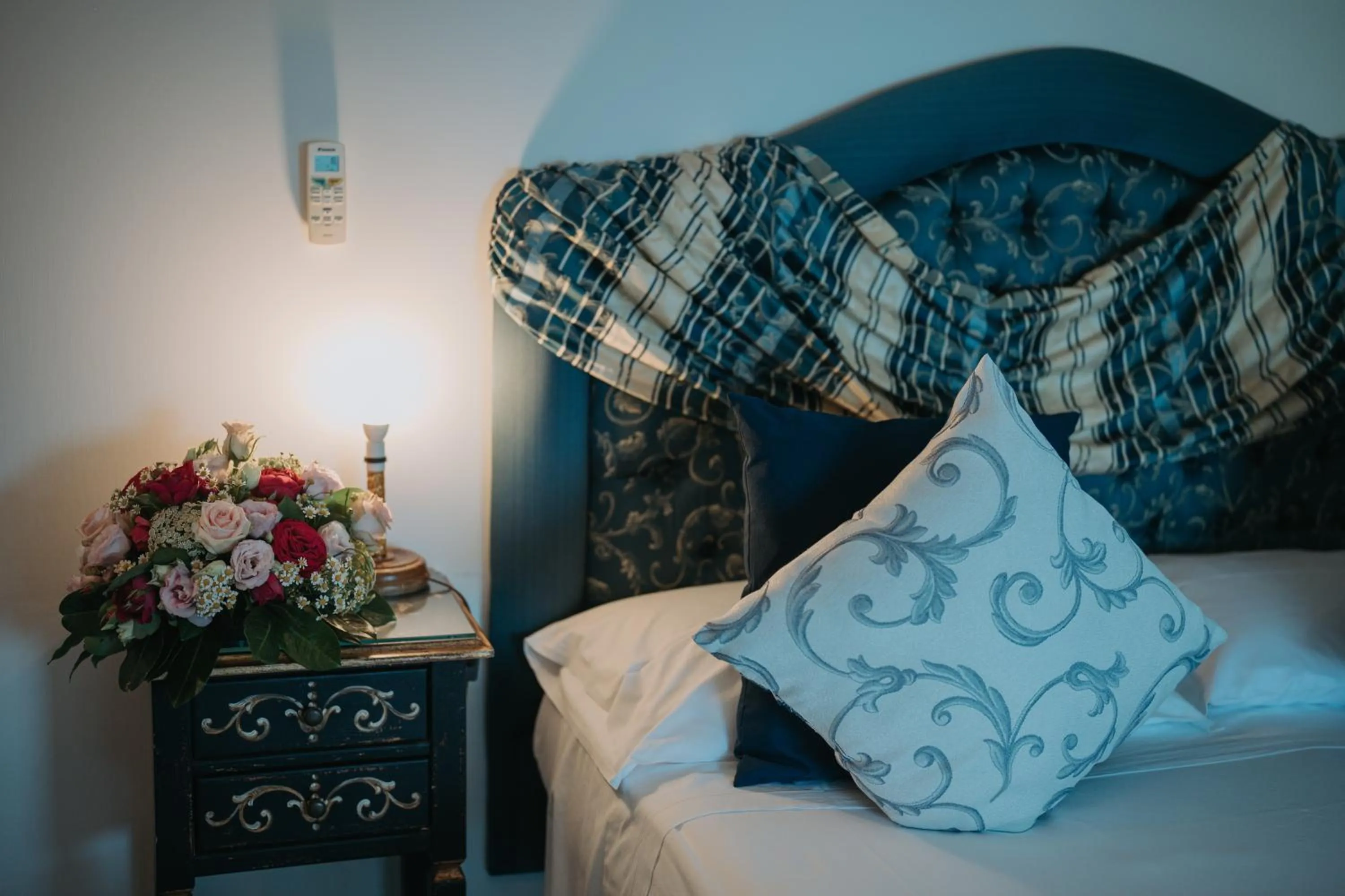 Bed in Albergo La Conca Azzurra