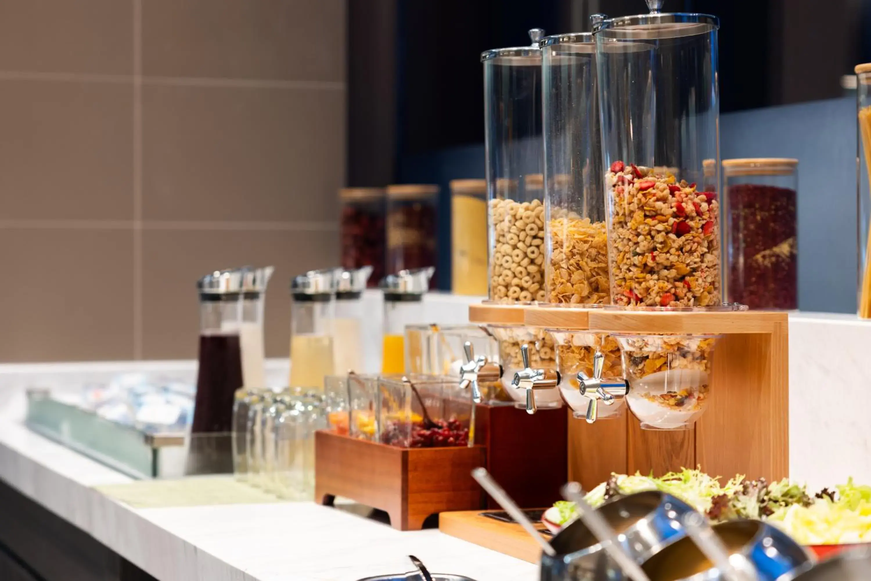 Restaurant/places to eat in Home2 Suites by Hilton Guangzhou Huangpu Science City Free shuttle buses are provided during the Canton Fair Restaurant/places to eat in Home2 Suites by Hilton Guangzhou Huangpu Science City Free shuttle buses are provided during the Canton Fair