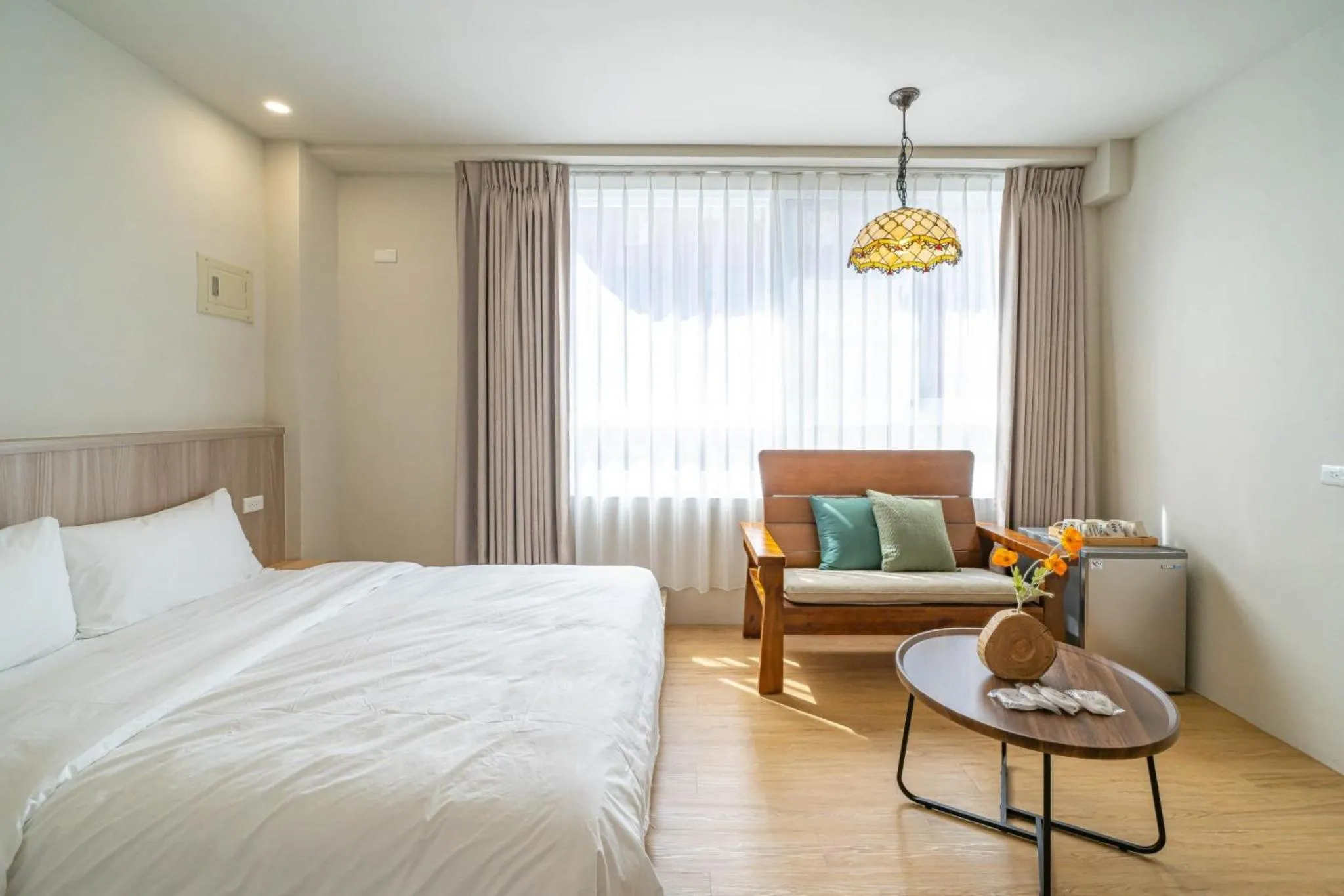 Dining area, Bed in Nantuju