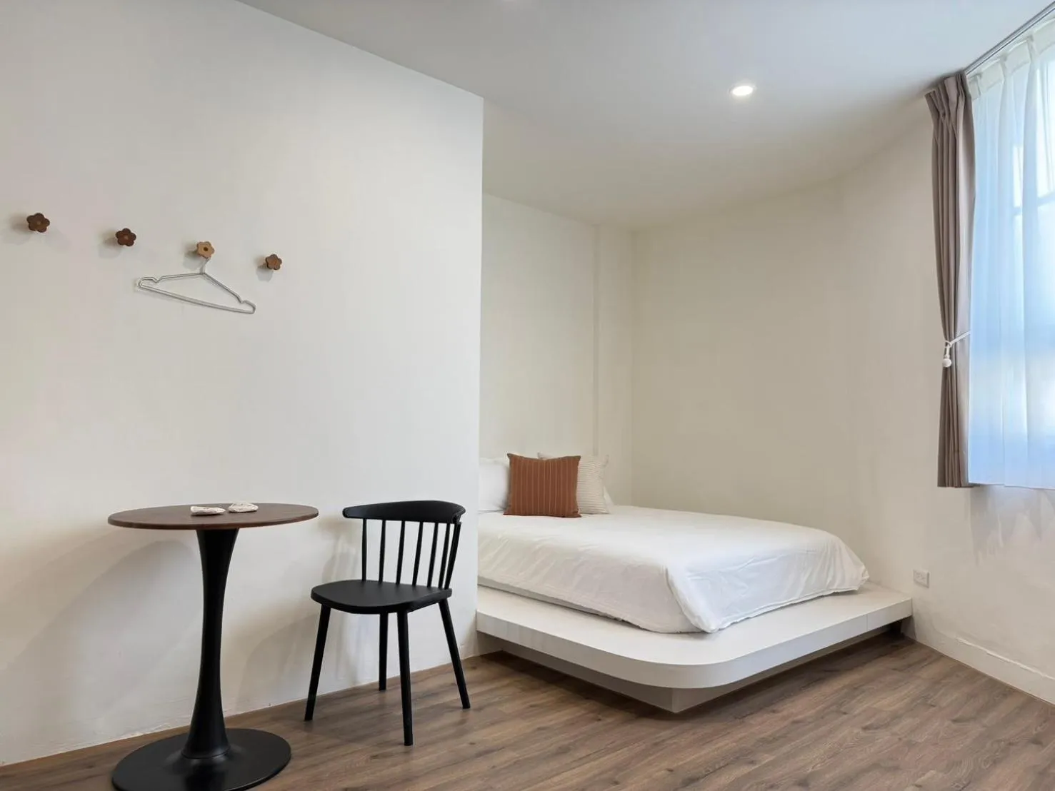 On site, Bed in Nantuju