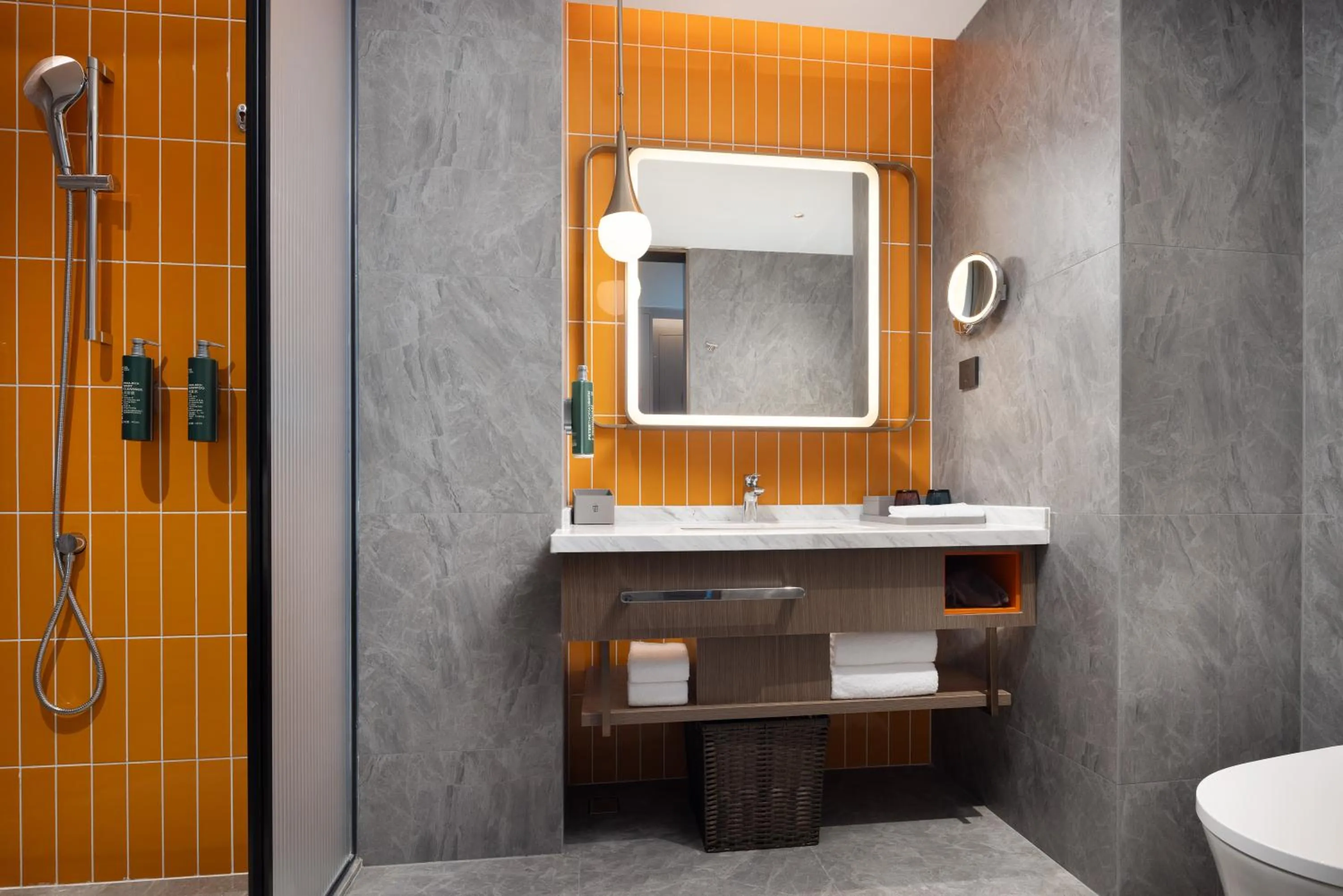 Bathroom in Home2 Suite by Hilton Jingdezhen Changnan