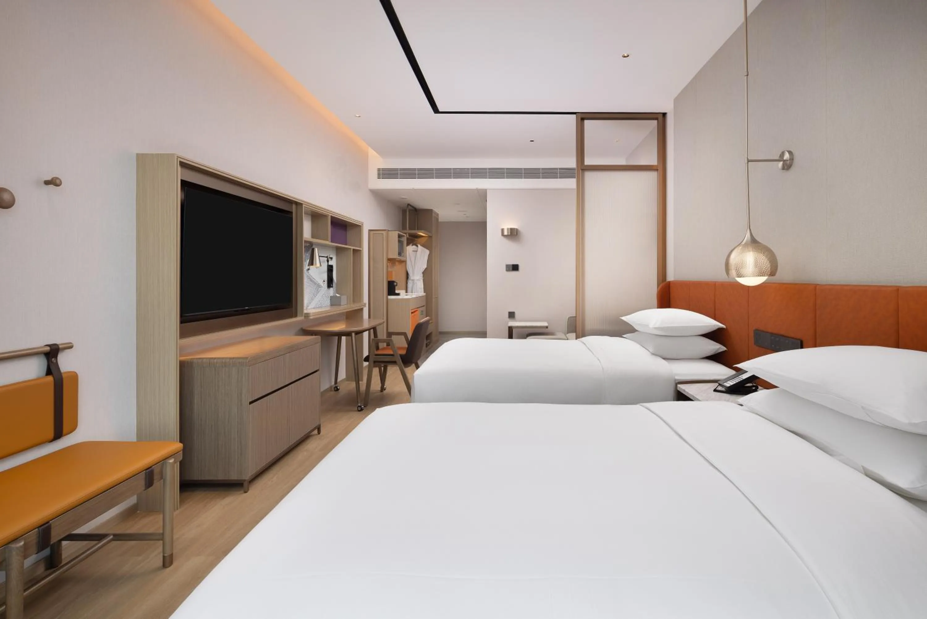 Photo of the whole room, Bed in Home2 Suite by Hilton Jingdezhen Changnan