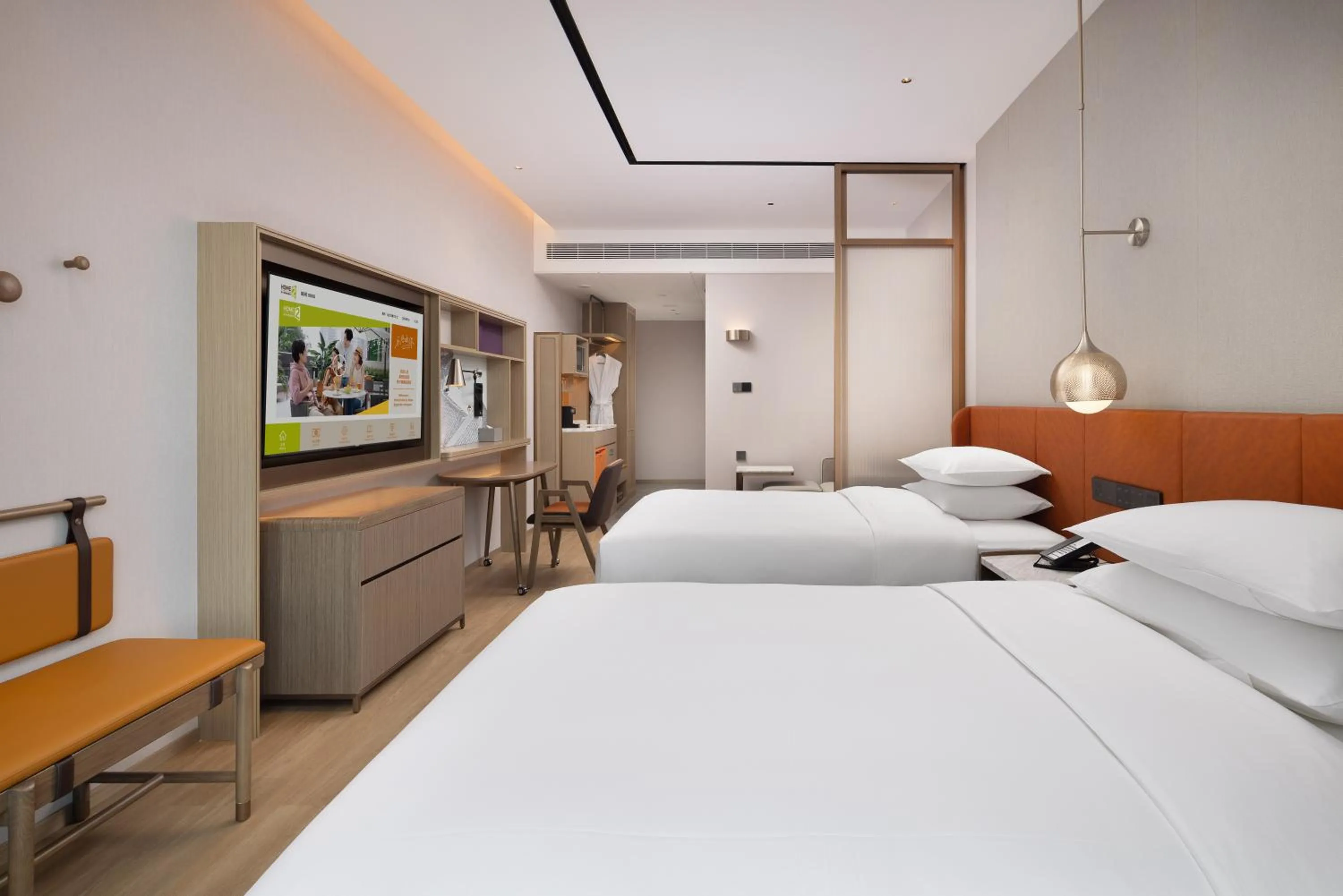 Photo of the whole room, Bed in Home2 Suite by Hilton Jingdezhen Changnan