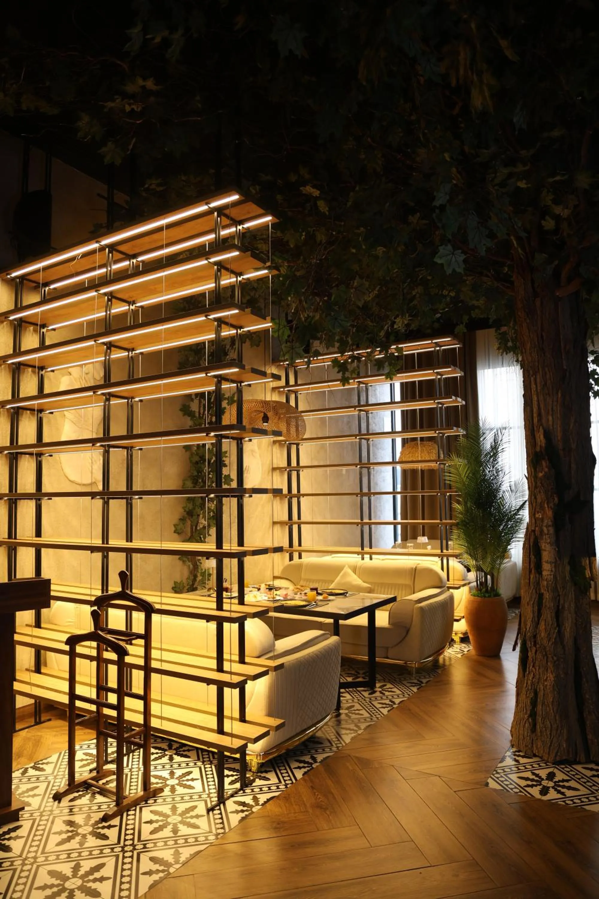 Restaurant/places to eat in Azimut Hotel Tashkent