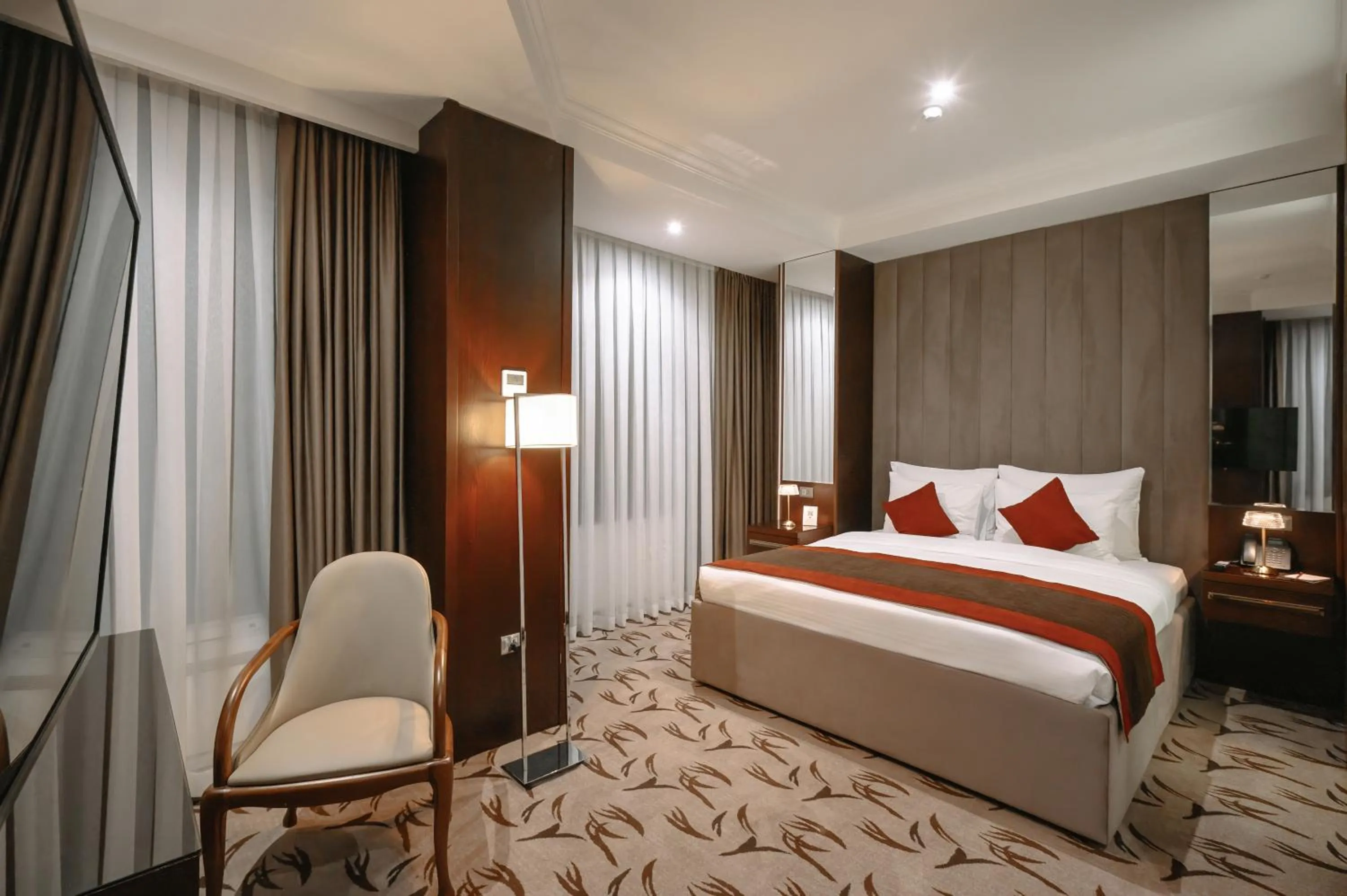 Bedroom, Bed in Azimut Hotel Tashkent