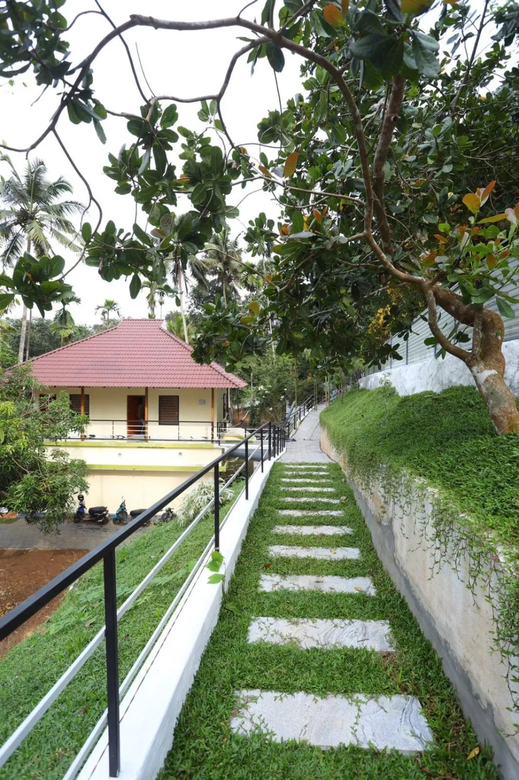 Garden in Karingens Resort