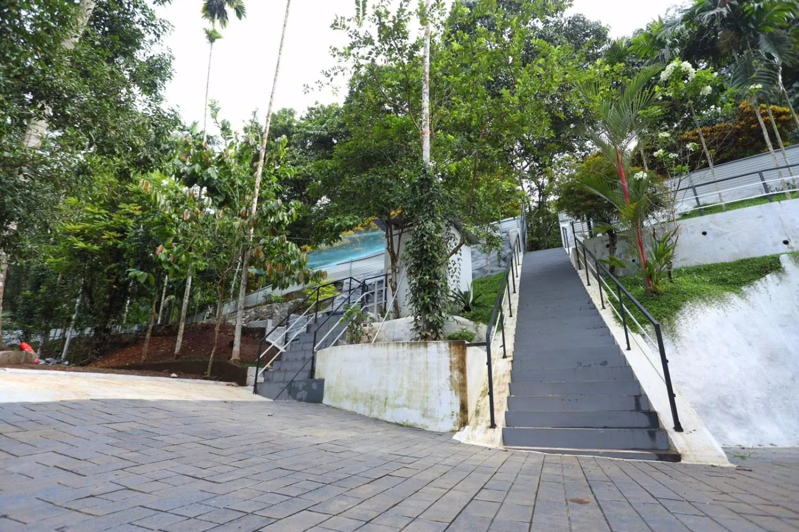 Garden in Karingens Resort