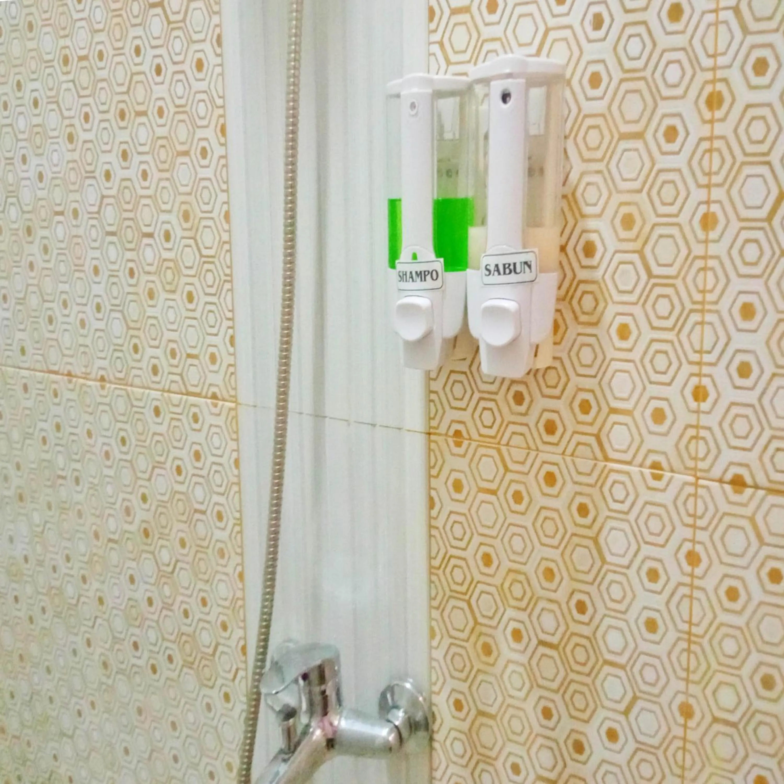 Bathroom in Rifal Inn Mitra RedDoorz