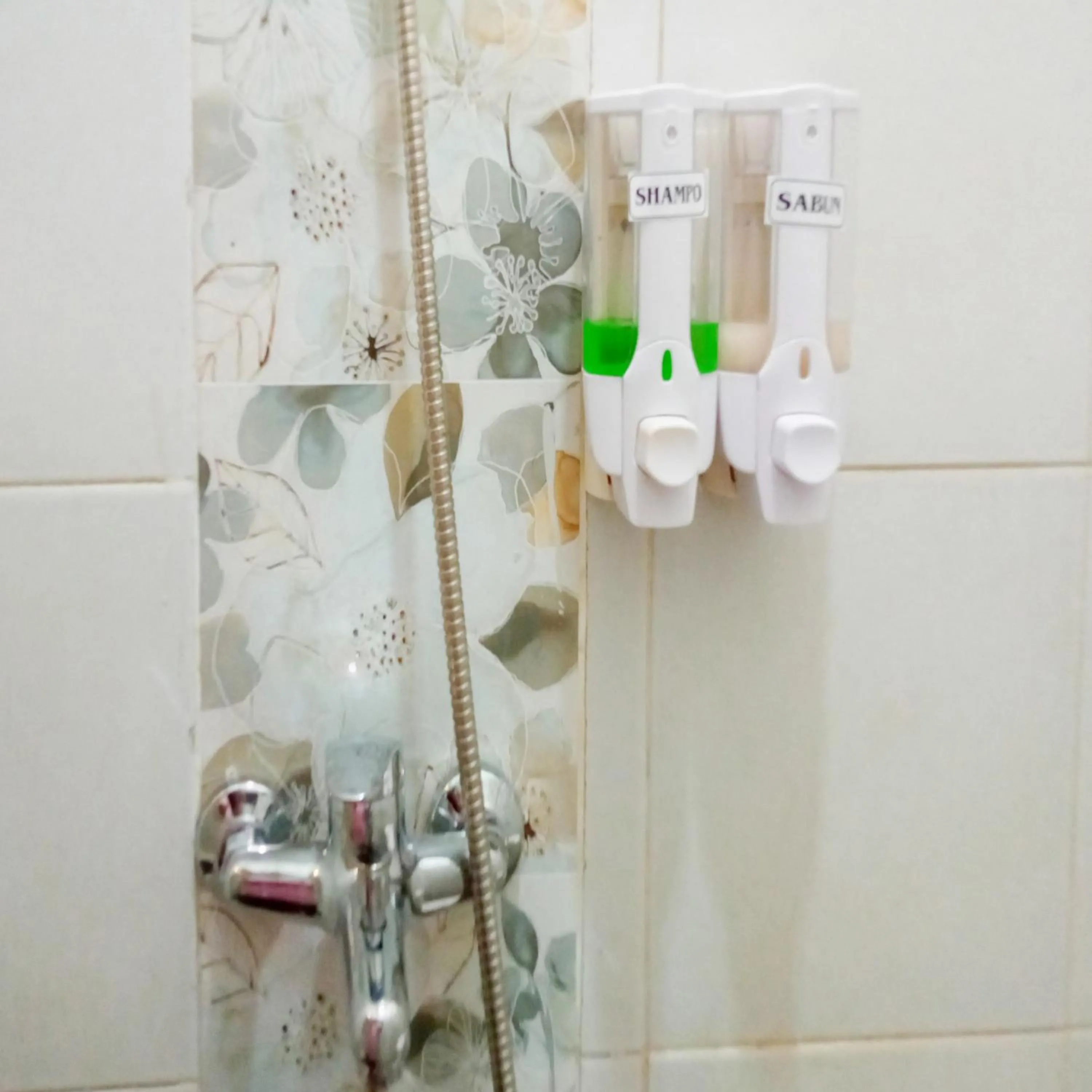 Bathroom in Rifal Inn Mitra RedDoorz