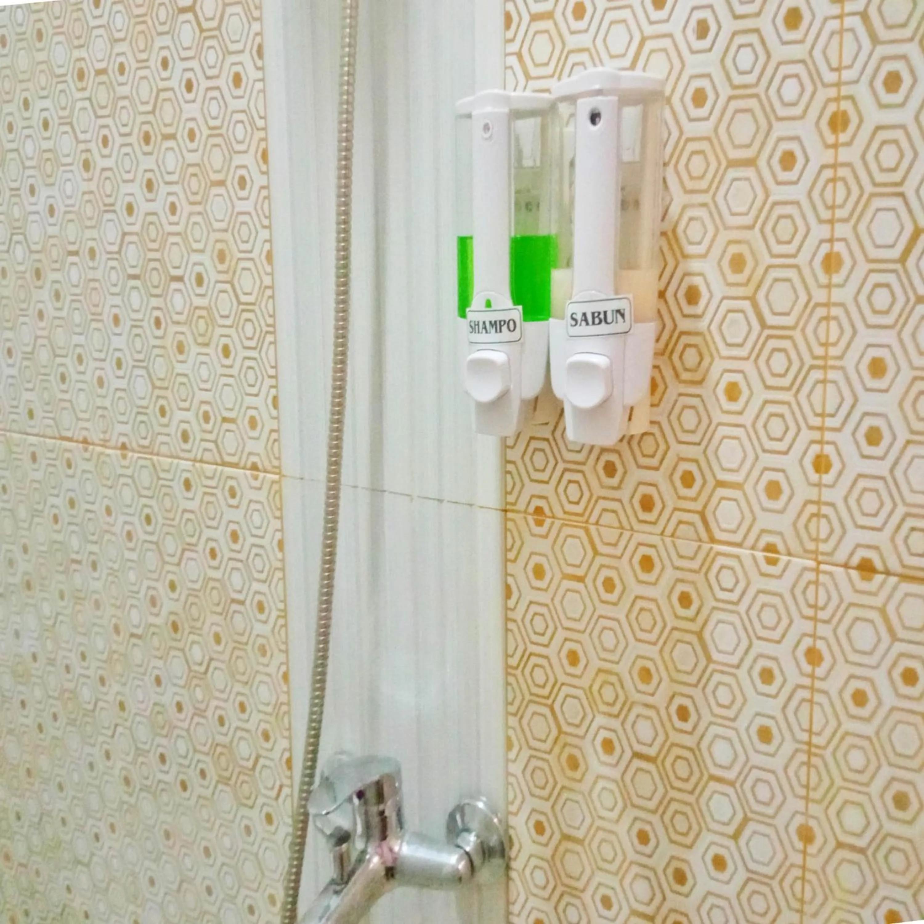 Bathroom in Rifal Inn Mitra RedDoorz