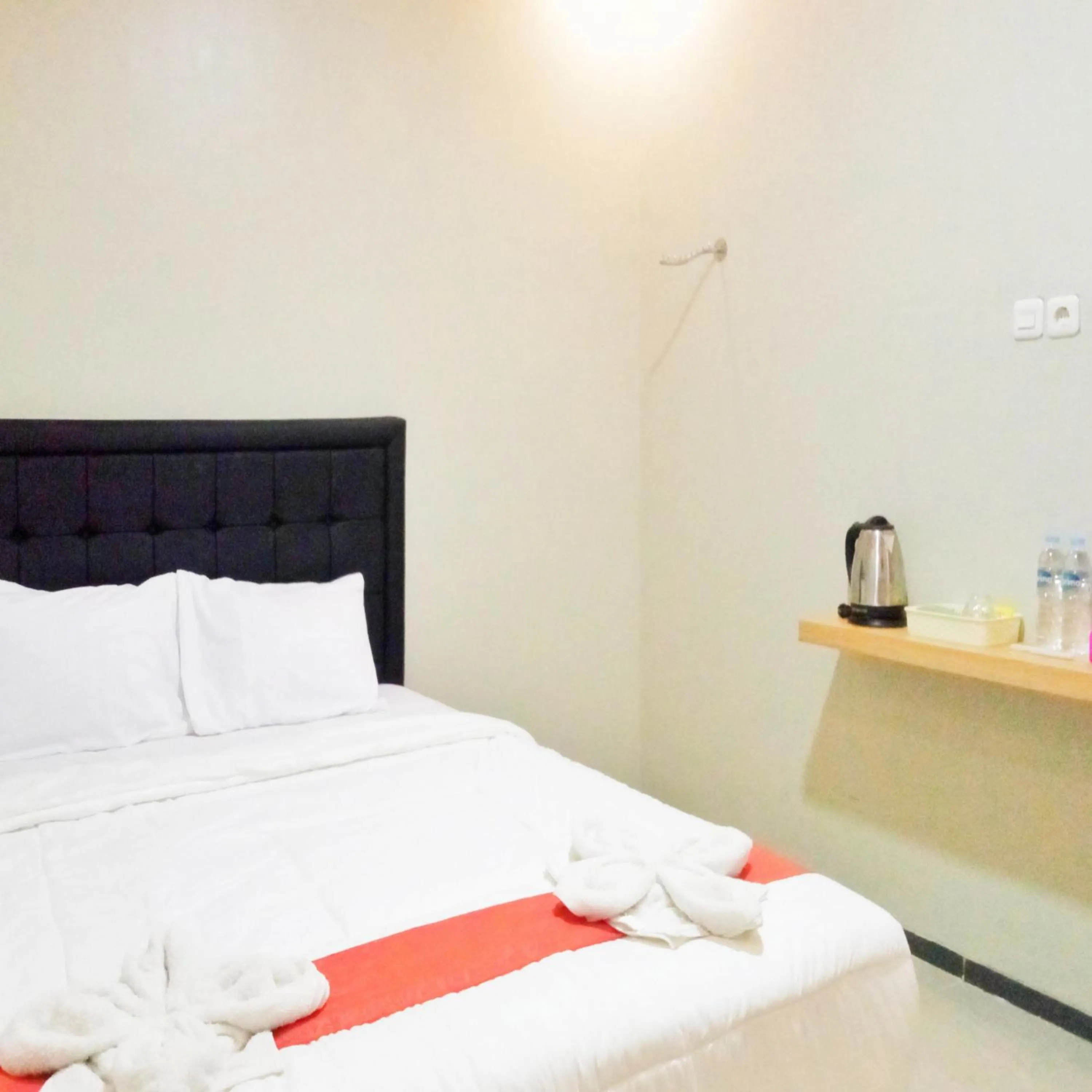Bedroom, Bed in Rifal Inn Mitra RedDoorz