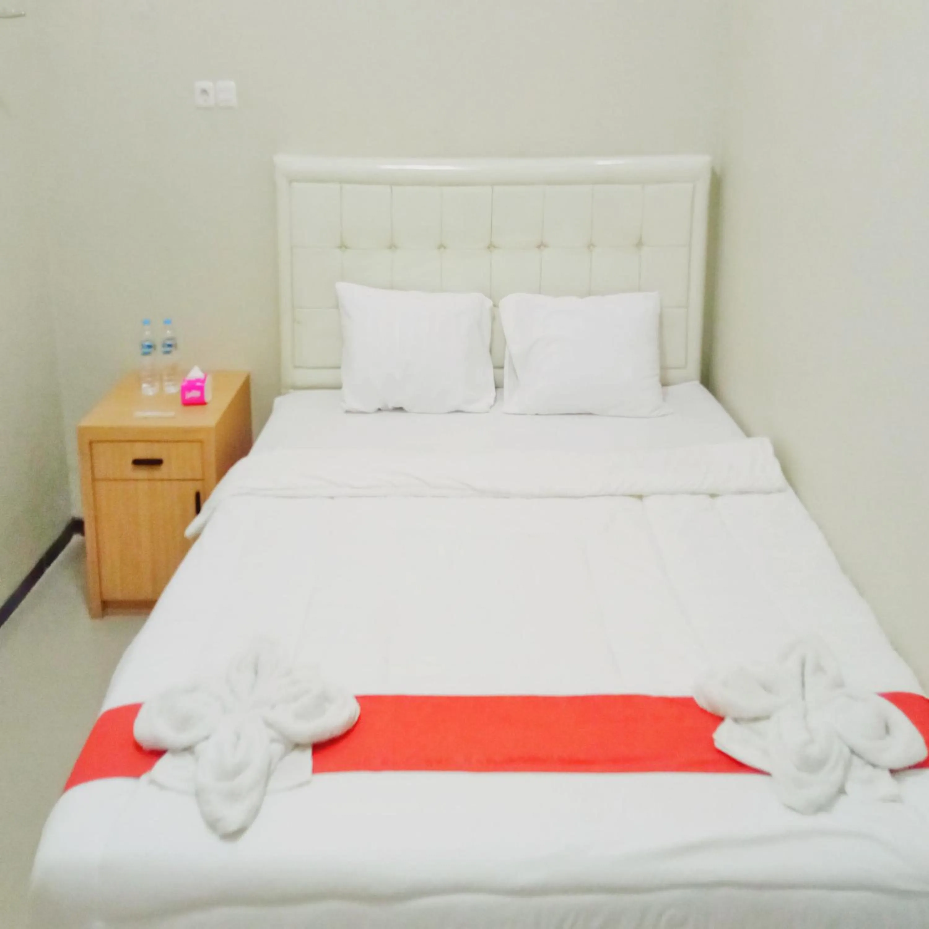 Bedroom, Bed in Rifal Inn Mitra RedDoorz