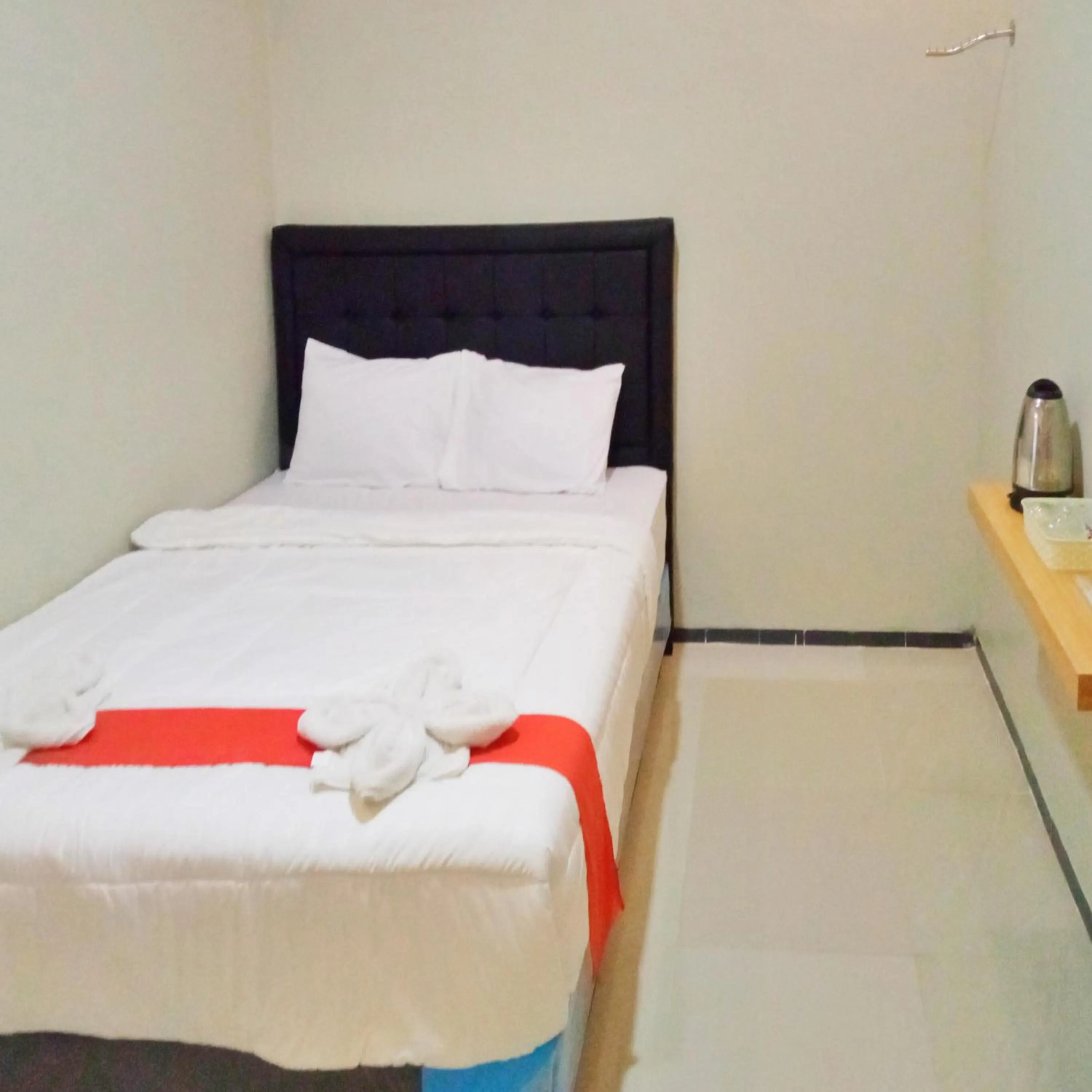 Bedroom, Bed in Rifal Inn Mitra RedDoorz