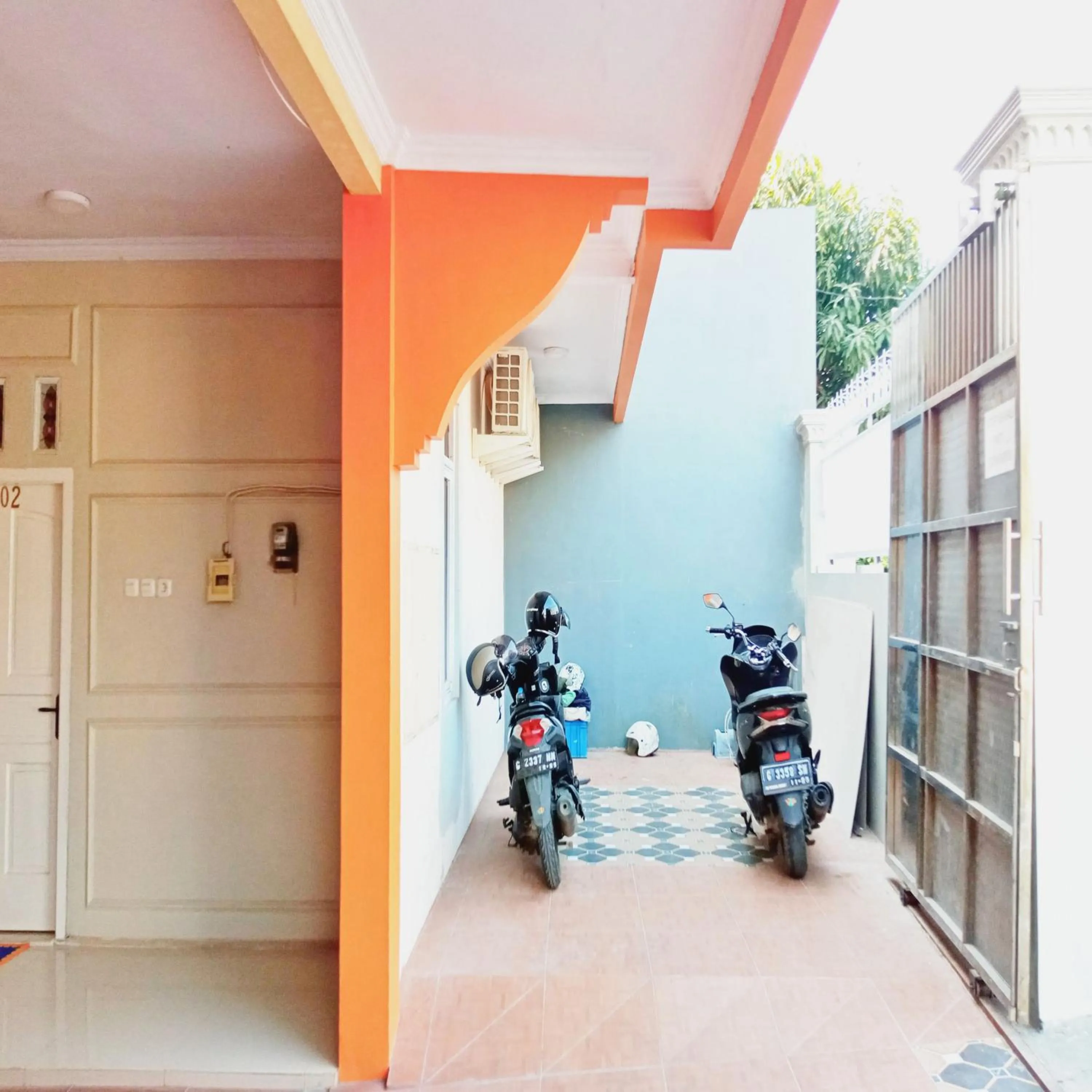 Parking in Rifal Inn Mitra RedDoorz