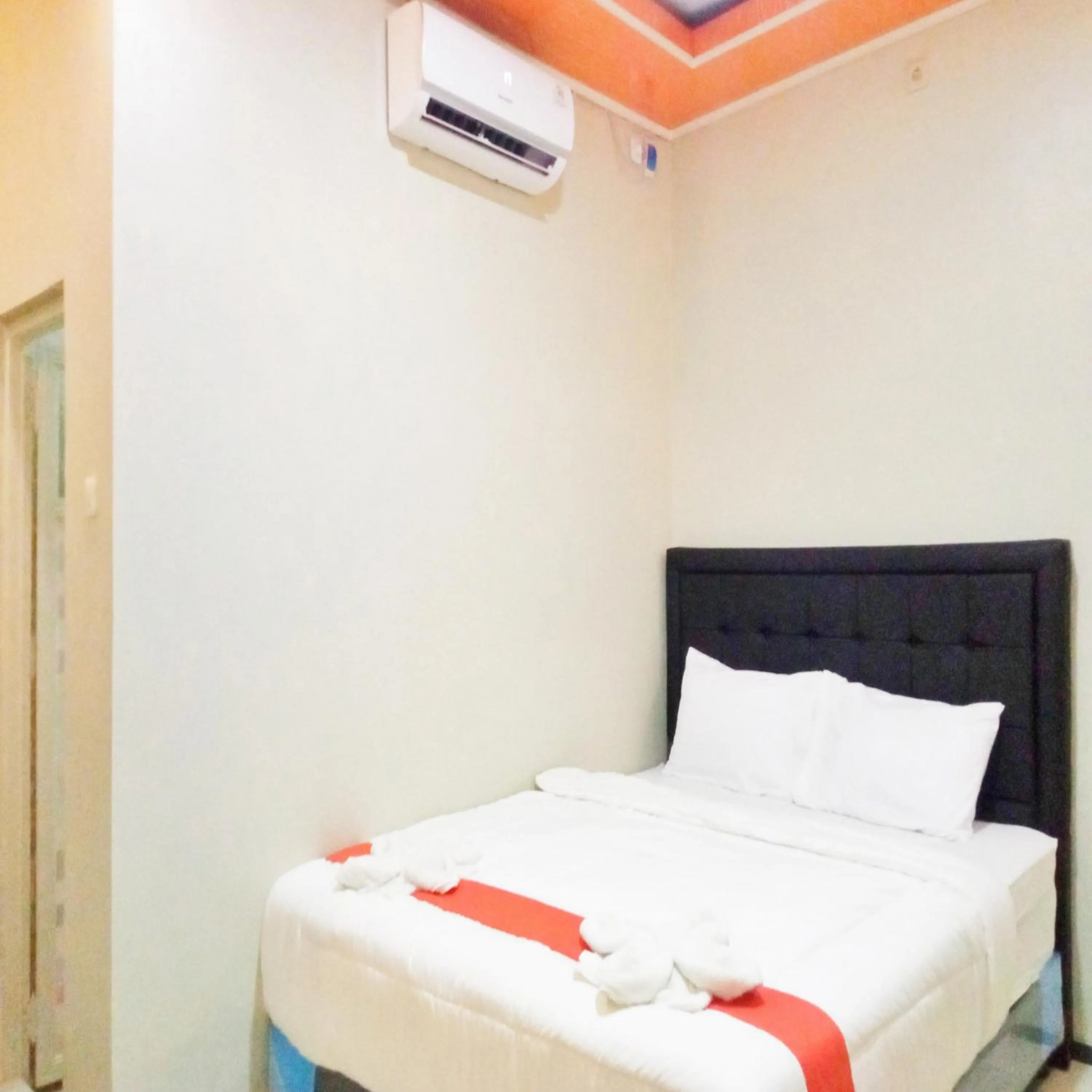 Bedroom, Bed in Rifal Inn Mitra RedDoorz