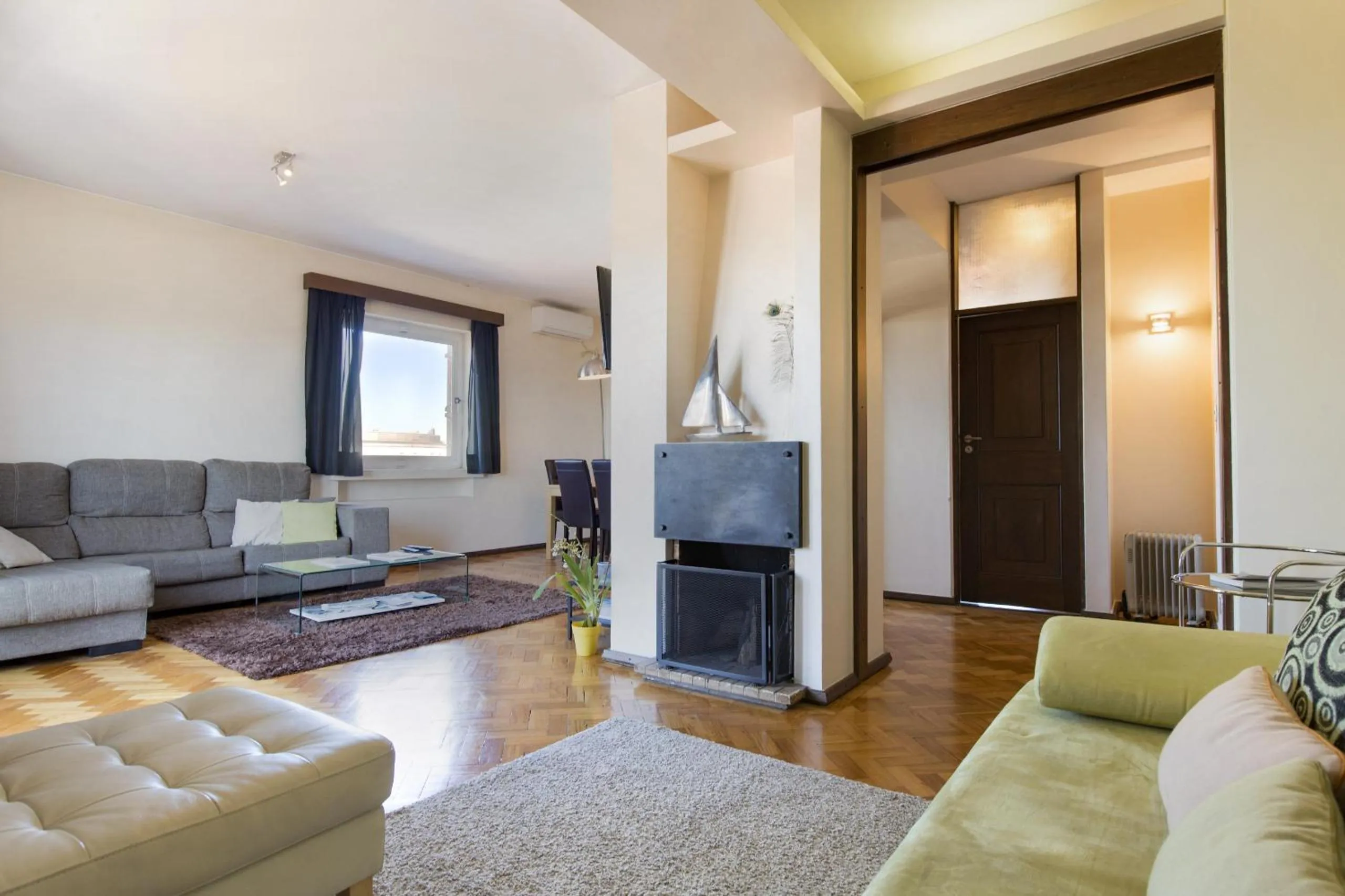 Communal lounge/ TV room in LV Premier Apartments Clerigos- RE1